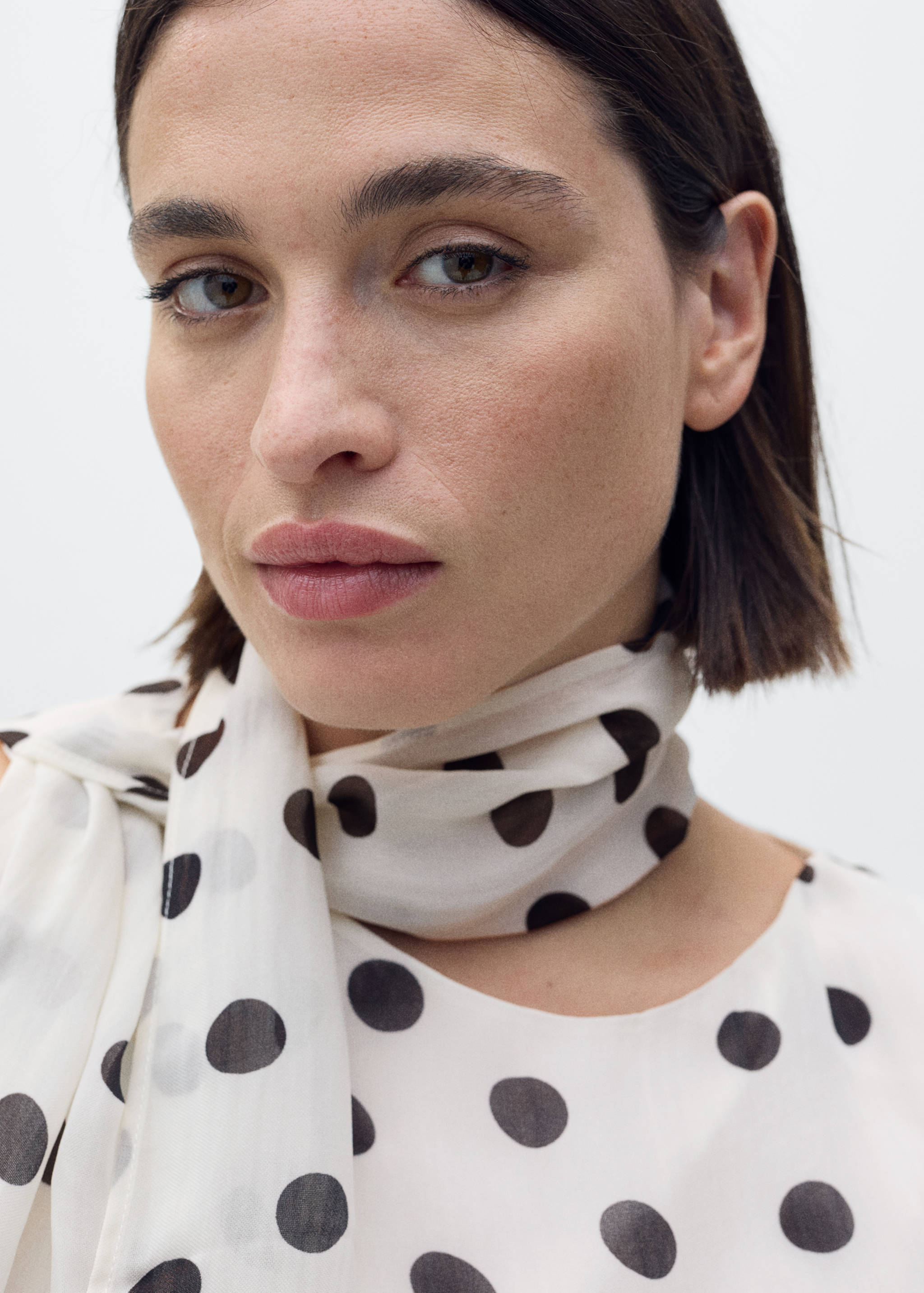 Polka-dot wrap-neck blouse - Details of the article 5