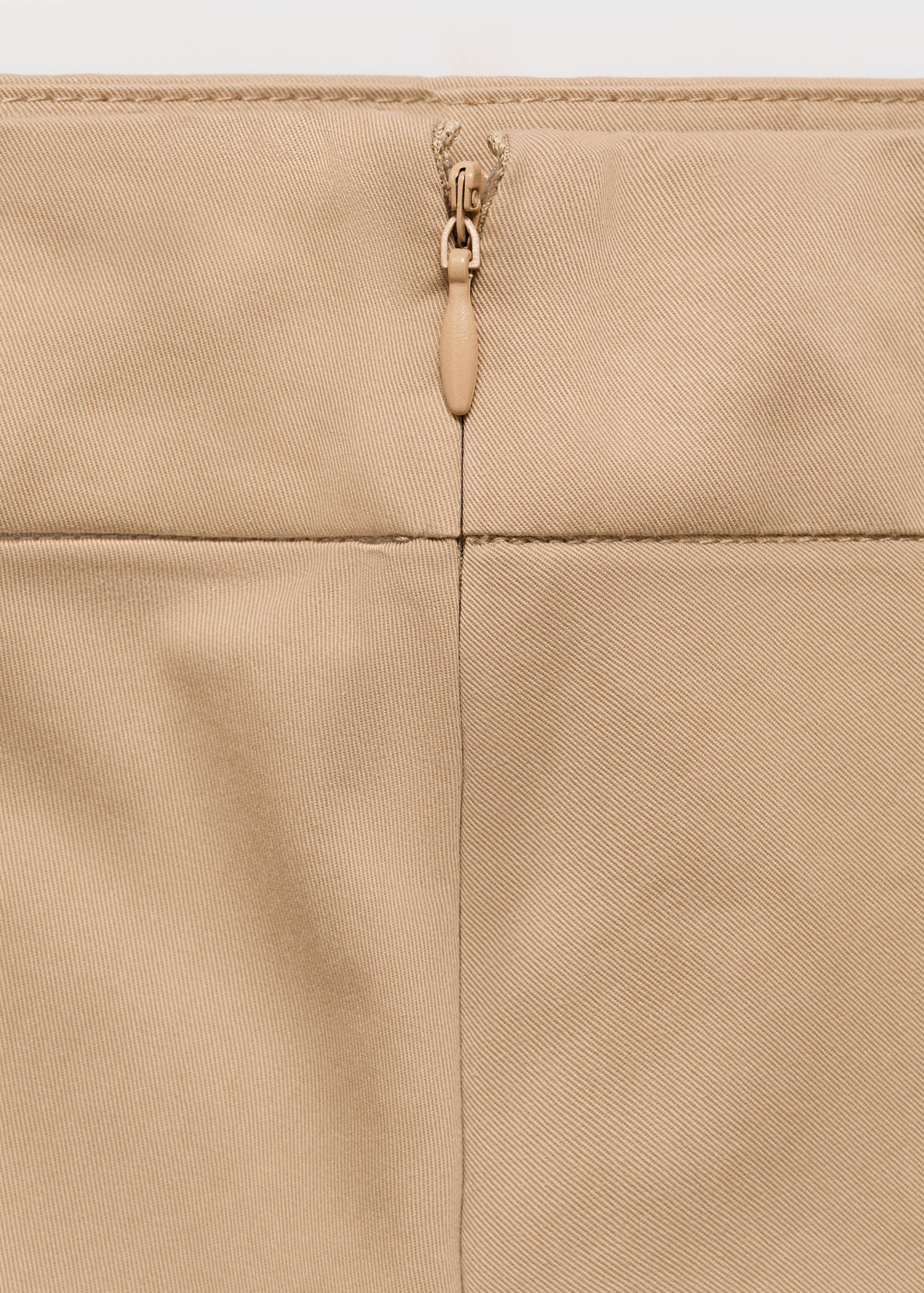 Klockad kjol veckad detalj - Detaljer om artikeln 8