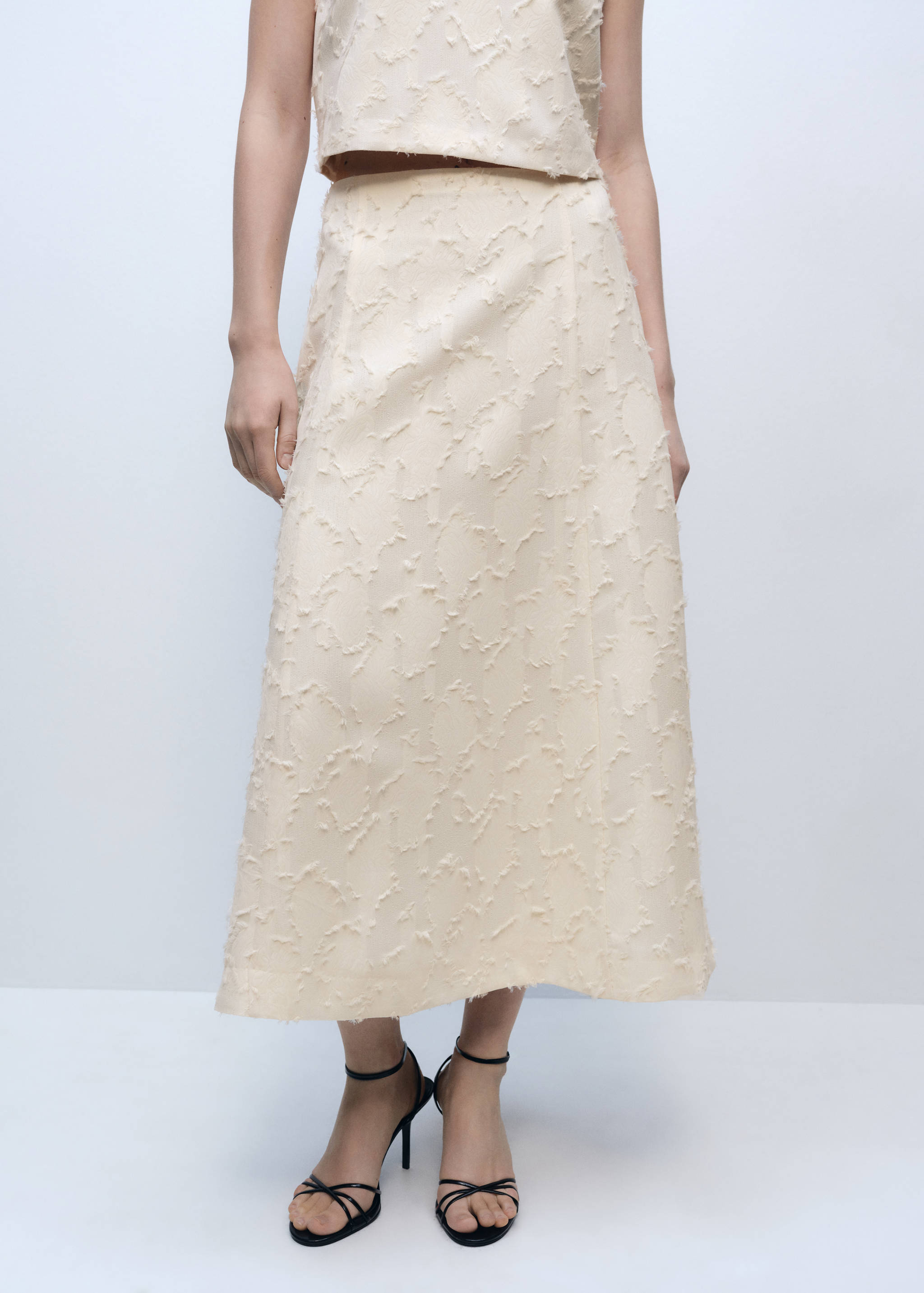 Saia evasé com textura - Plano médio