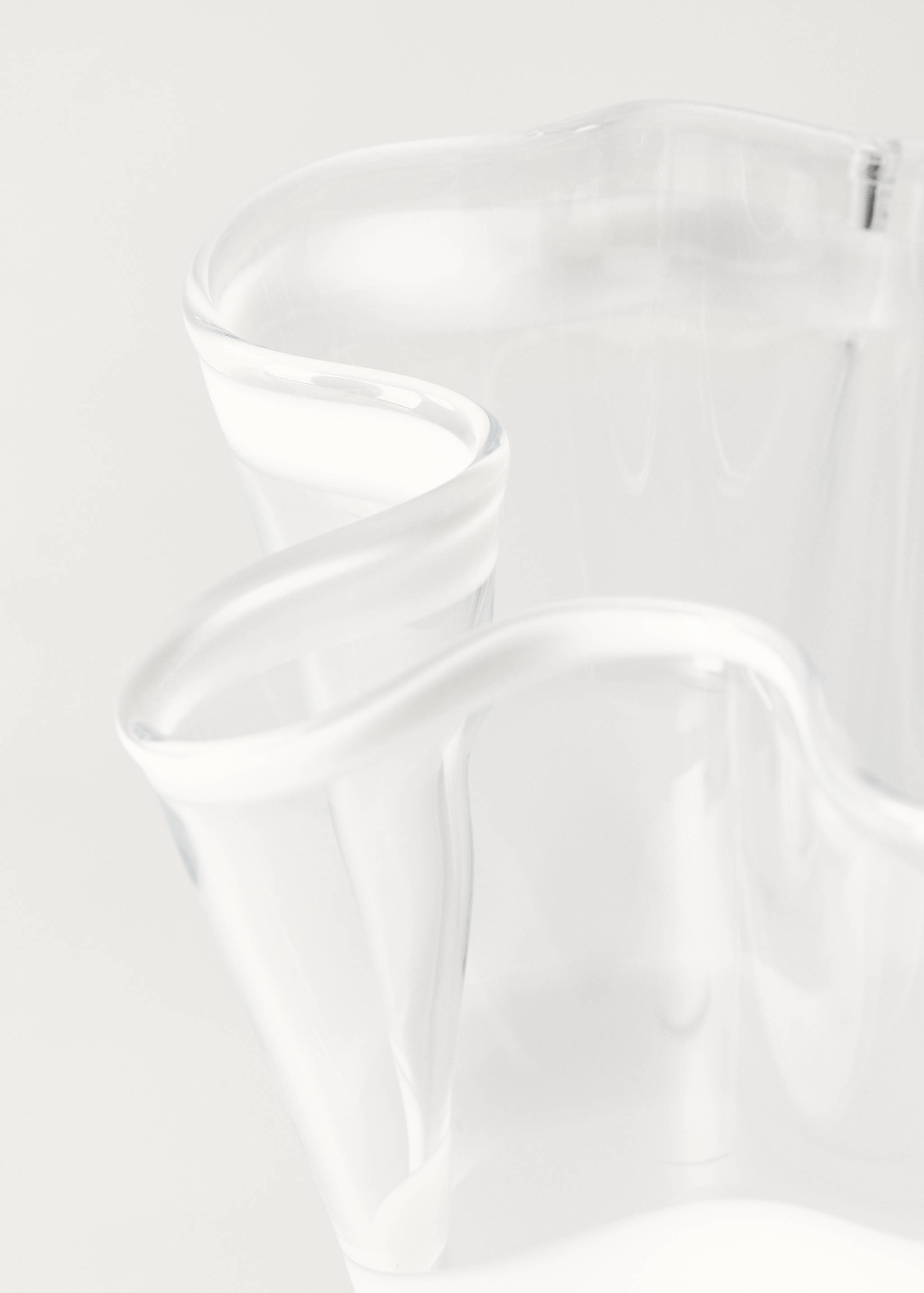 Striped hand-blown glass vase - Details of the article 1