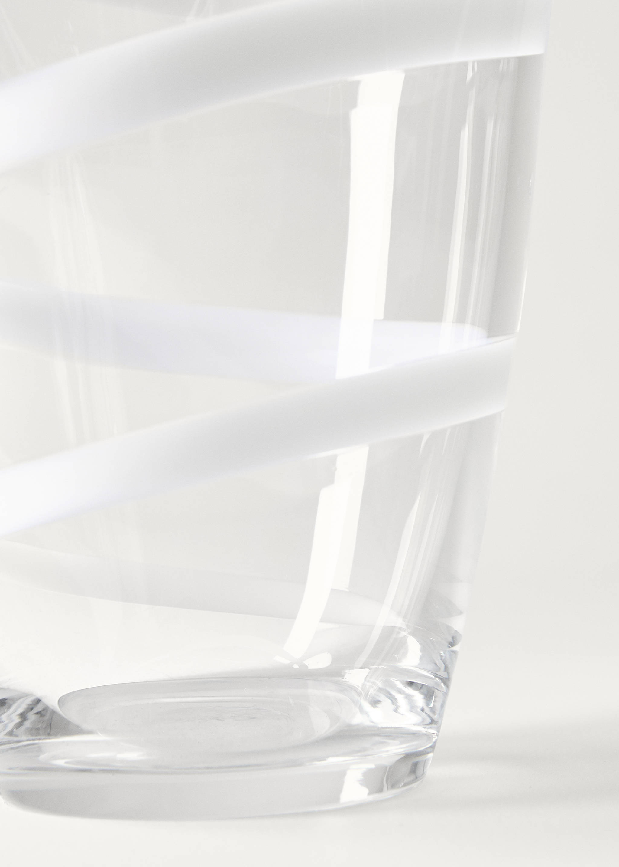 Striped hand-blown glass vase - Details of the article 2