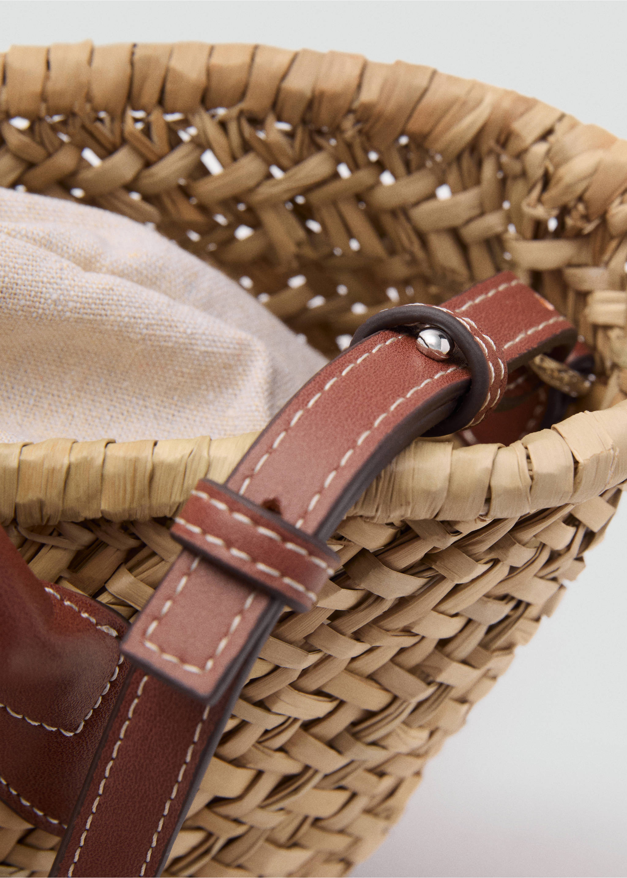 Small natural fiber basket - Details of the article 1, Leather. Ref: 87097160-00.