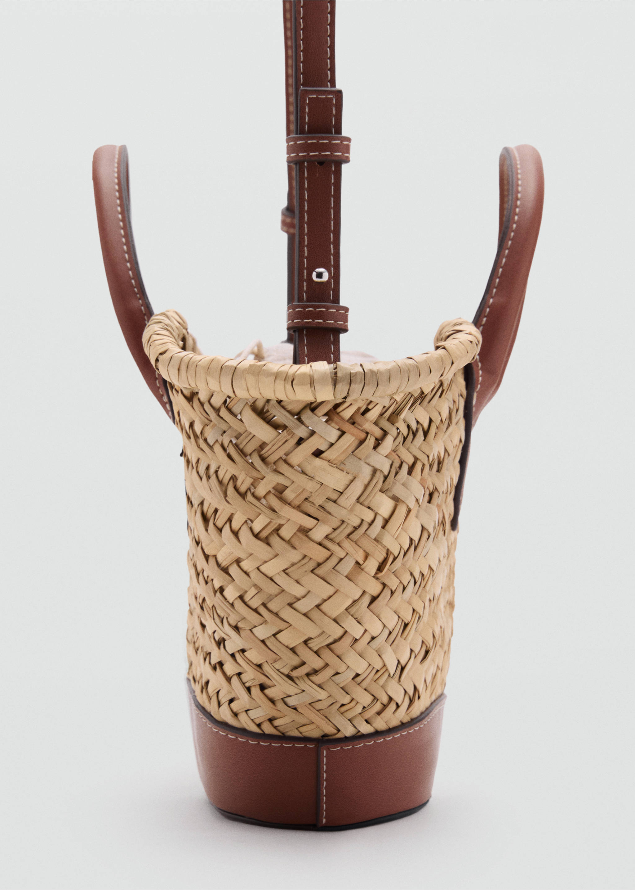 Small natural fiber basket - Details of the article 2, Leather. Ref: 87097160-00.