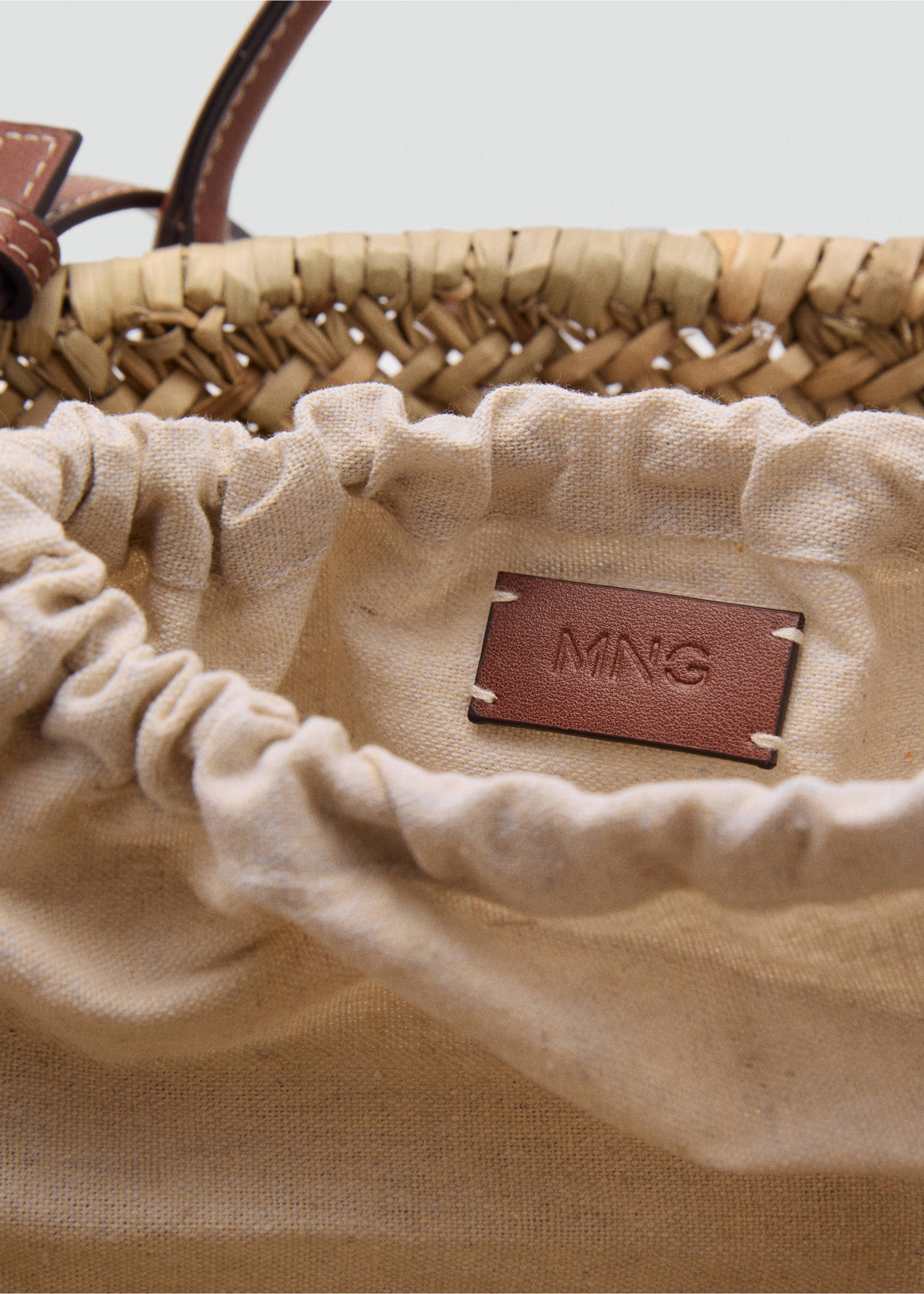 Small natural fiber basket - Details of the article 3, Leather. Ref: 87097160-00.