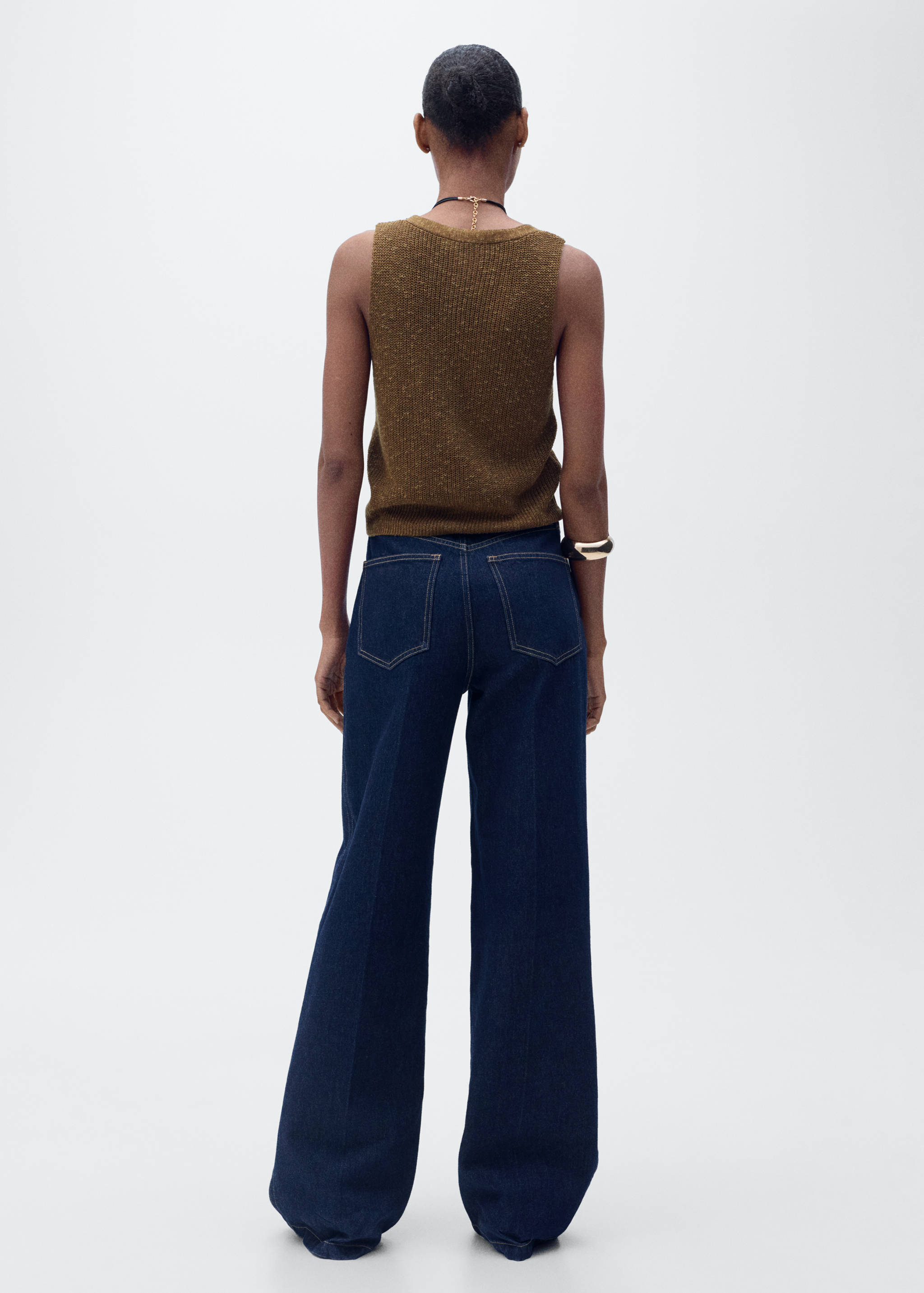 Chunky-knit vest with buttons - Reverse of the article