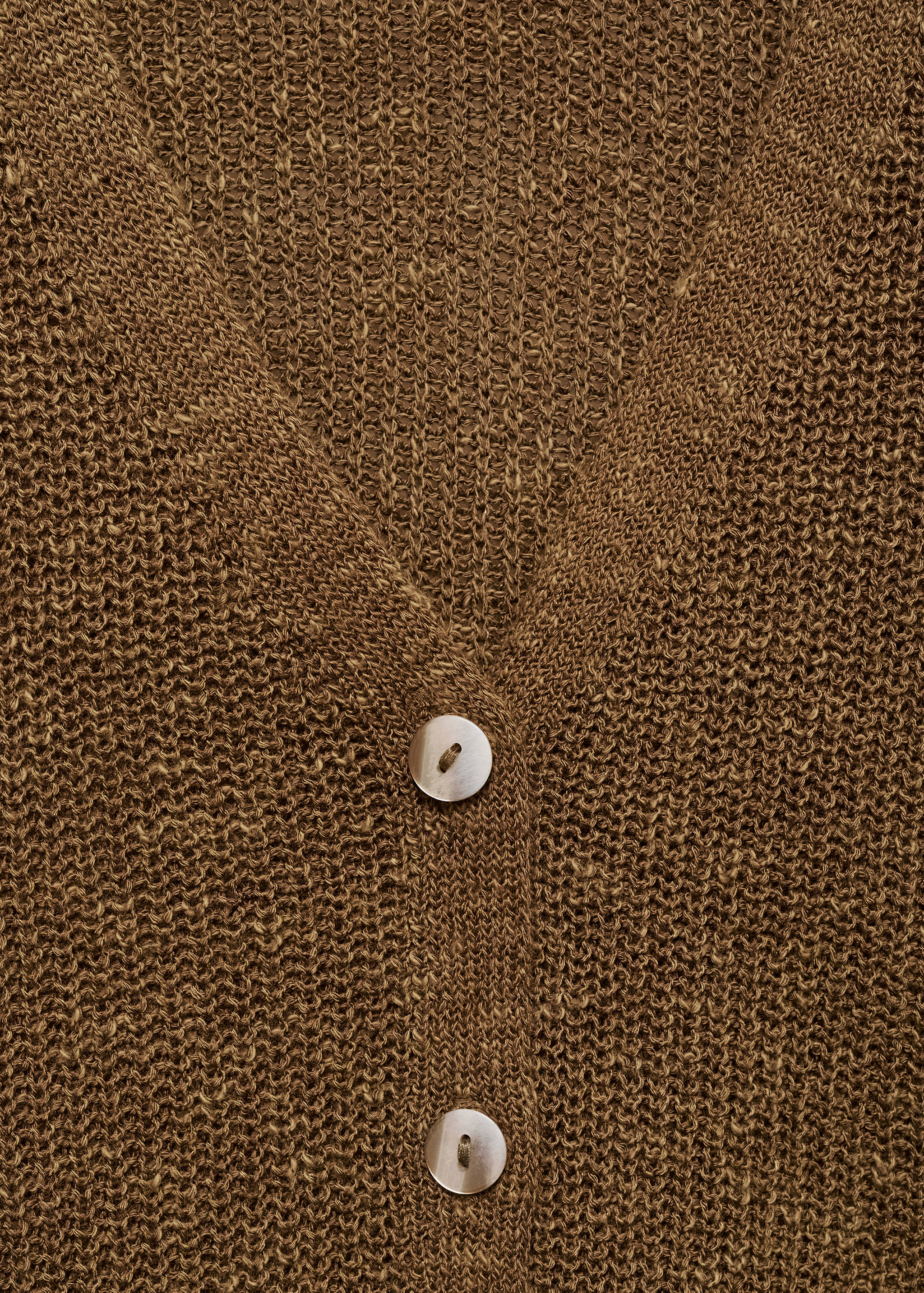 Chunky-knit vest with buttons - Details of the article 8