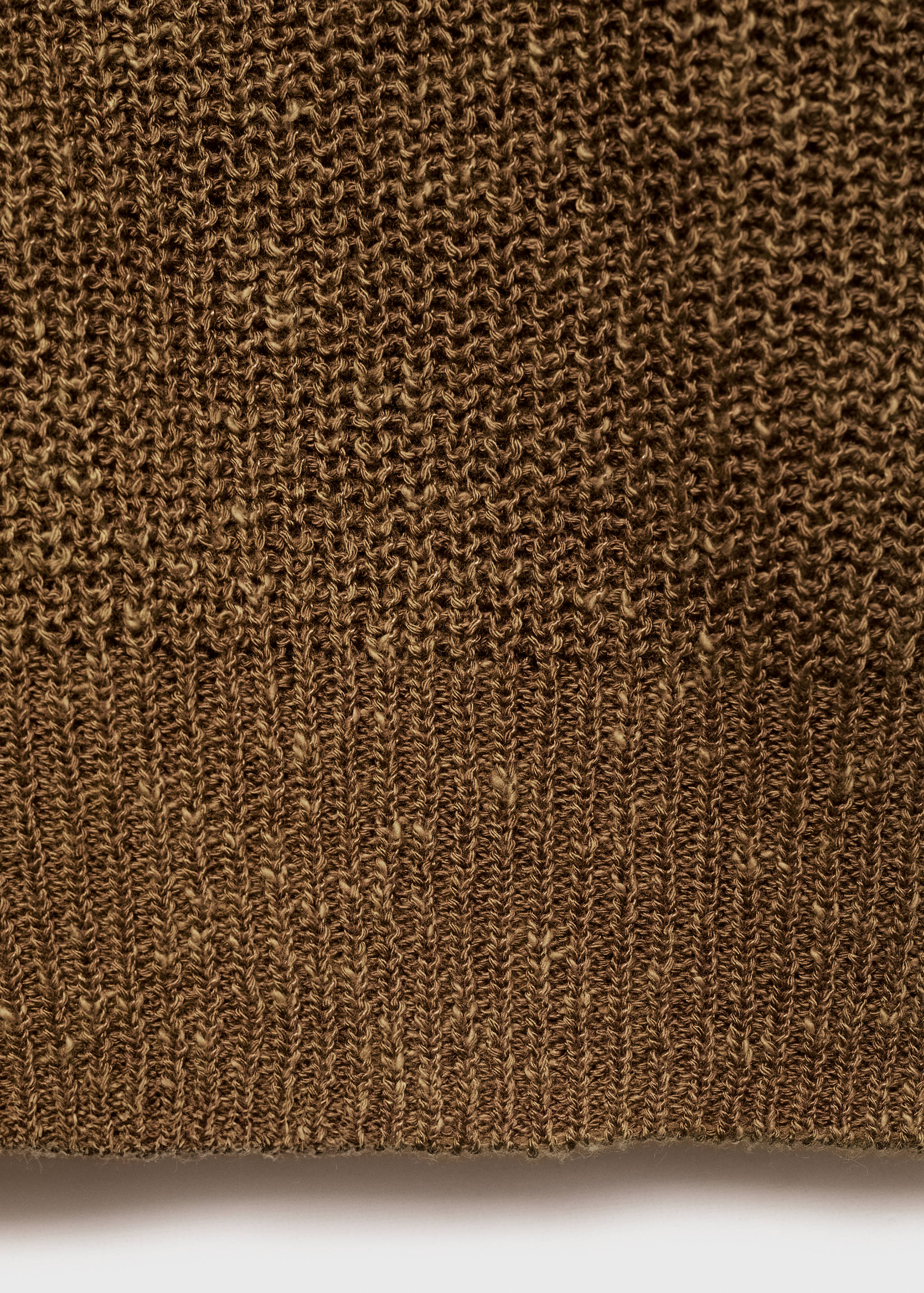 Chunky-knit vest with buttons - Details of the article 0