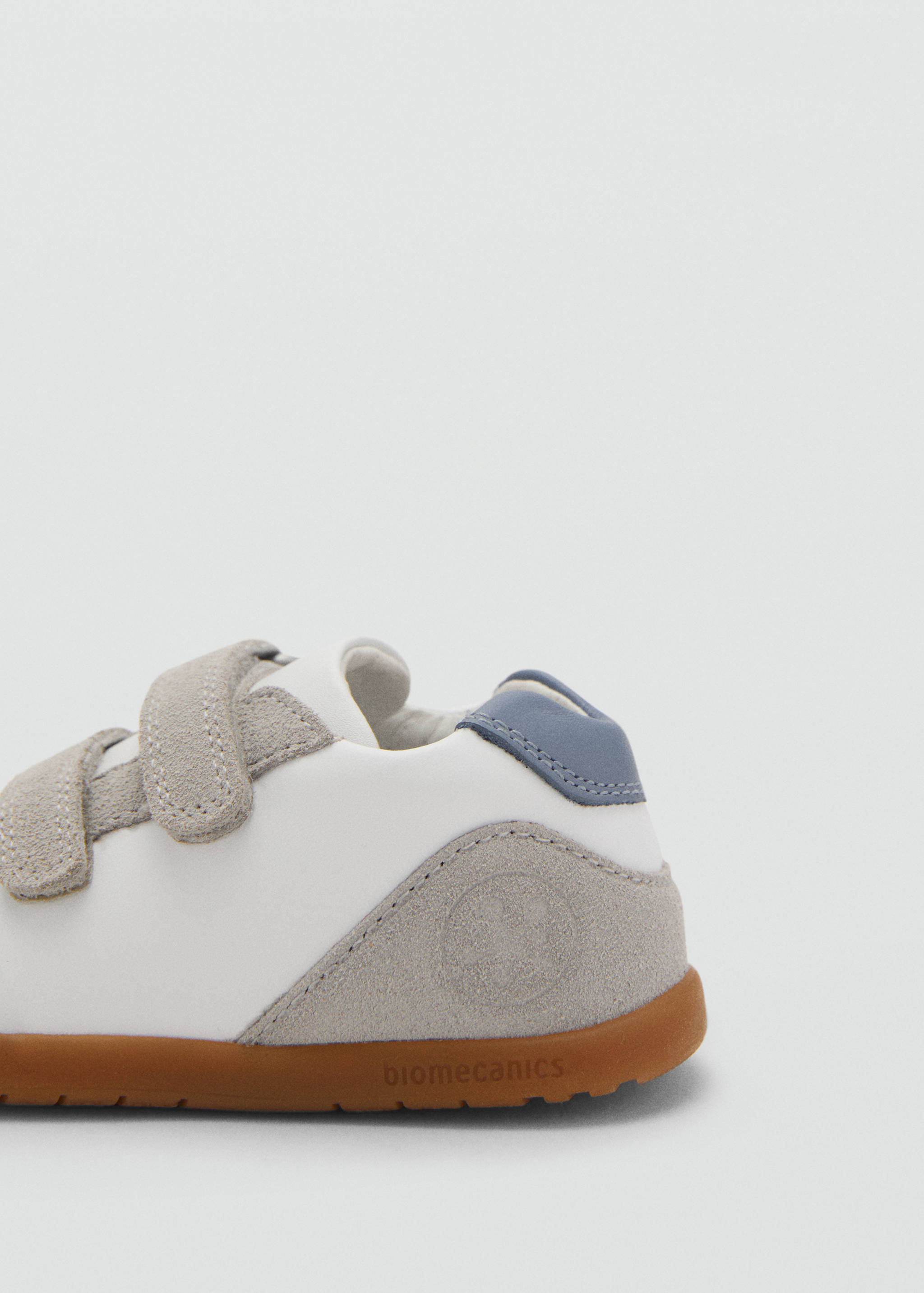 Sapatilhas de pele biomecanics - Pormenor do artigo 1