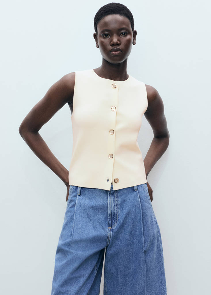 Fine-knit waistcoat with buttons — Ecru