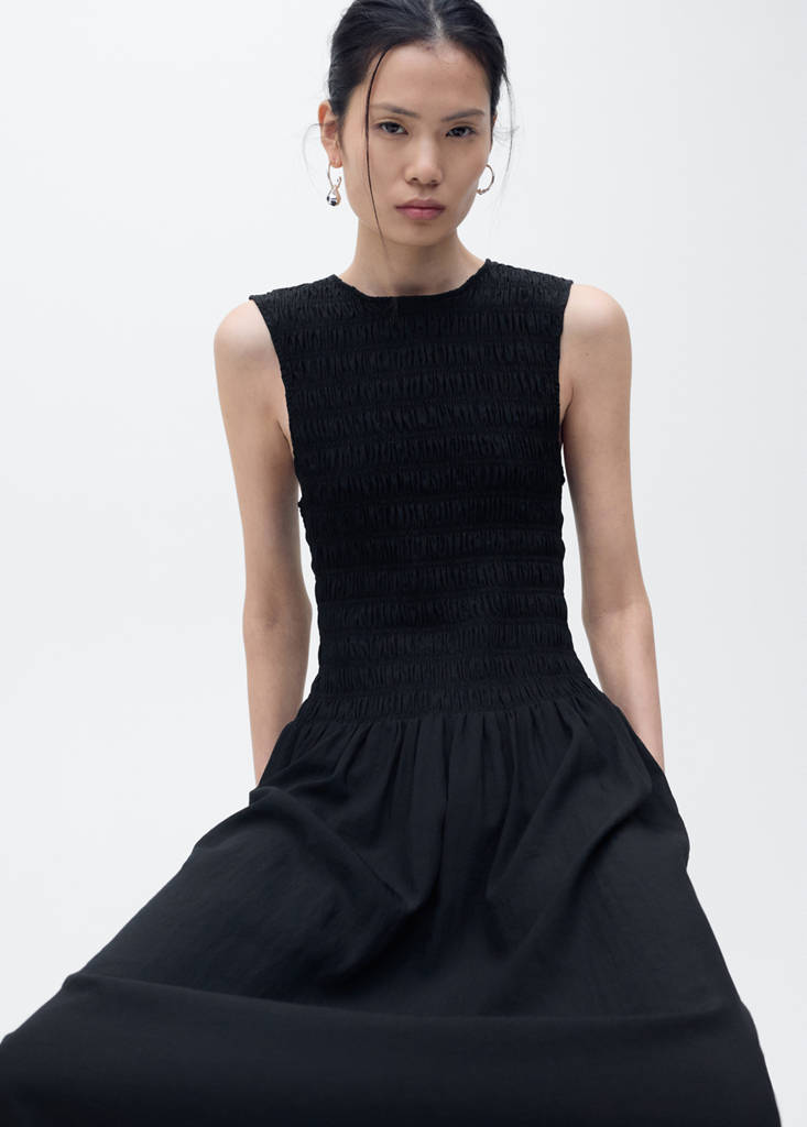 Flared dress with gathered body — Black