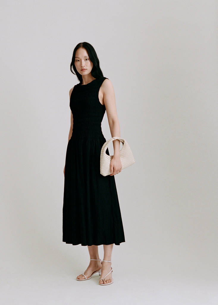 Flared dress with gathered body — Black