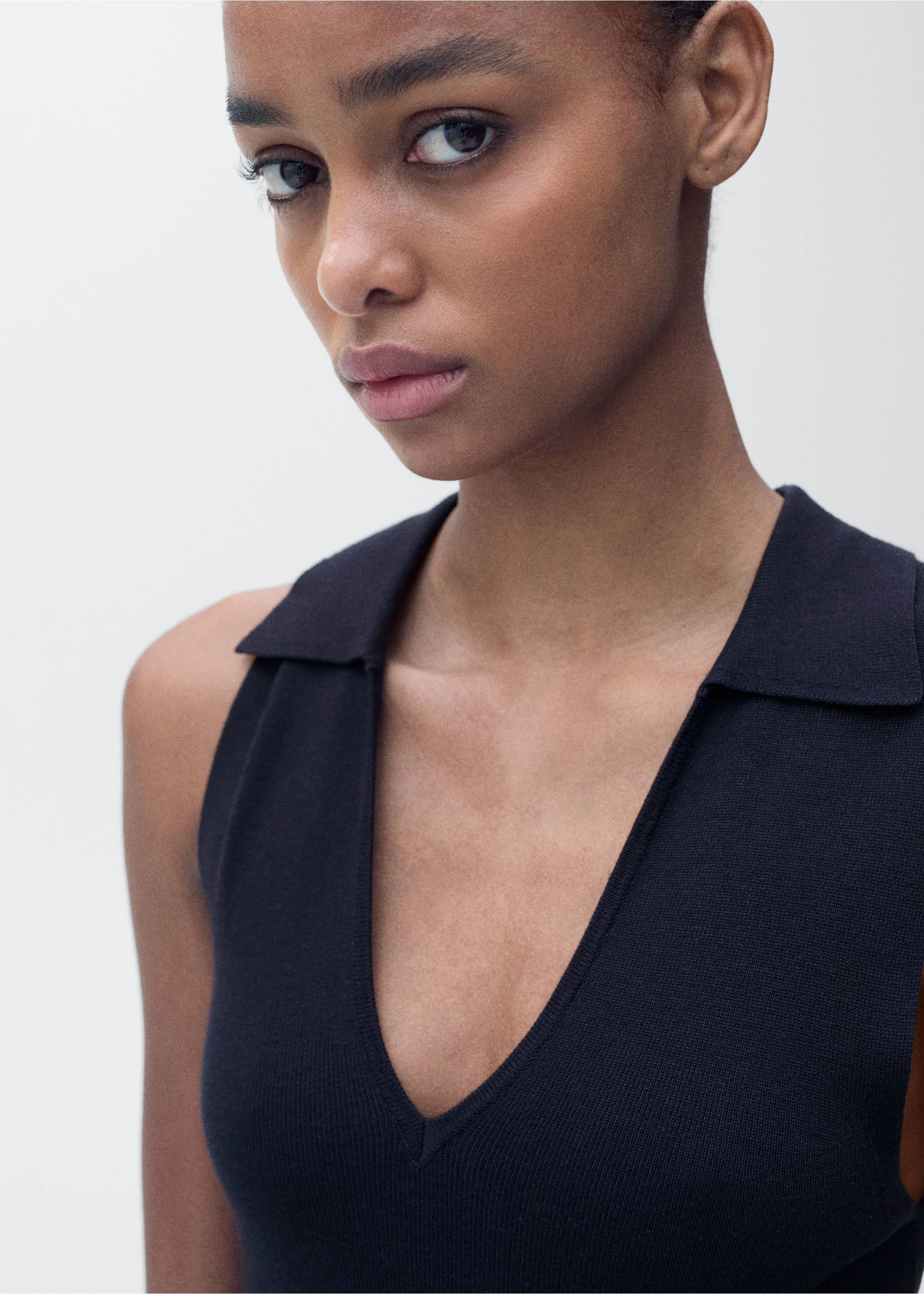 Knitted midi-dress with lapels - Details of the article 1, Dark Navy. Ref: 87097185-00.
