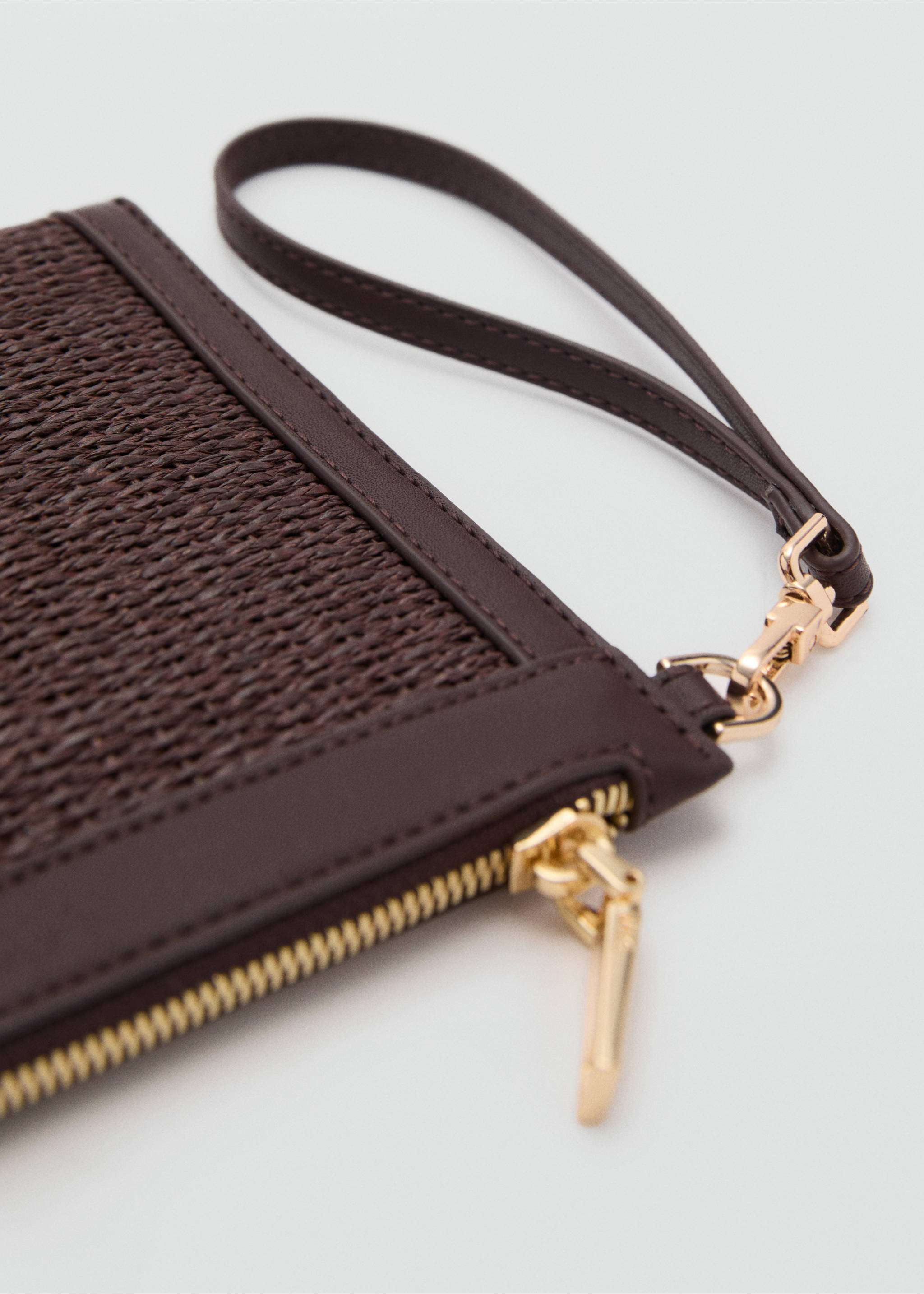 Natural fiber clutch - Details of the article 2, Chocolate. Ref: 87097679-00.