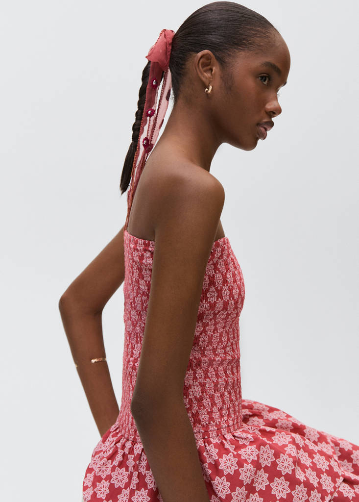 Ruffled dress — Strawberry