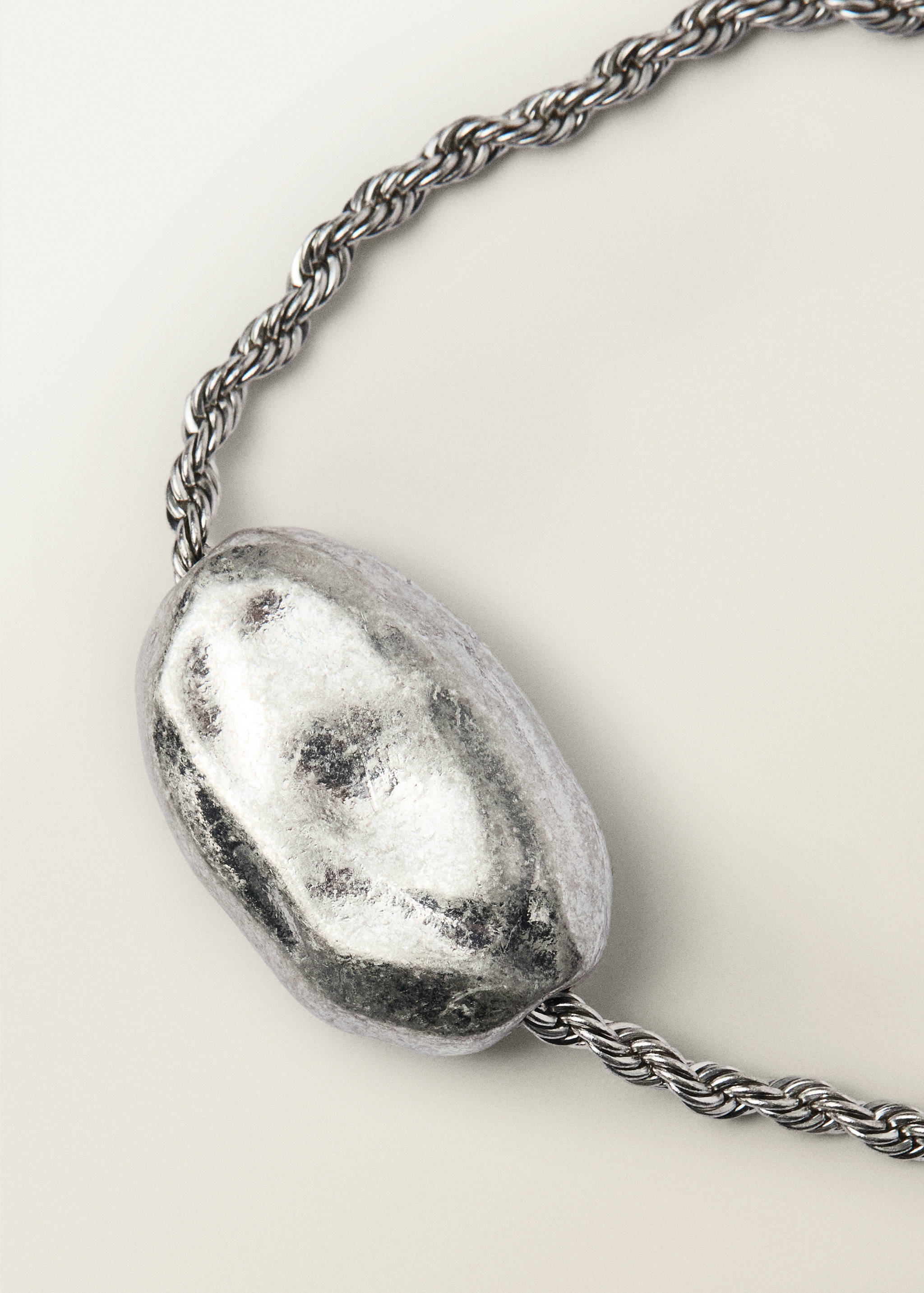 Key necklace with beads - Details of the article 1