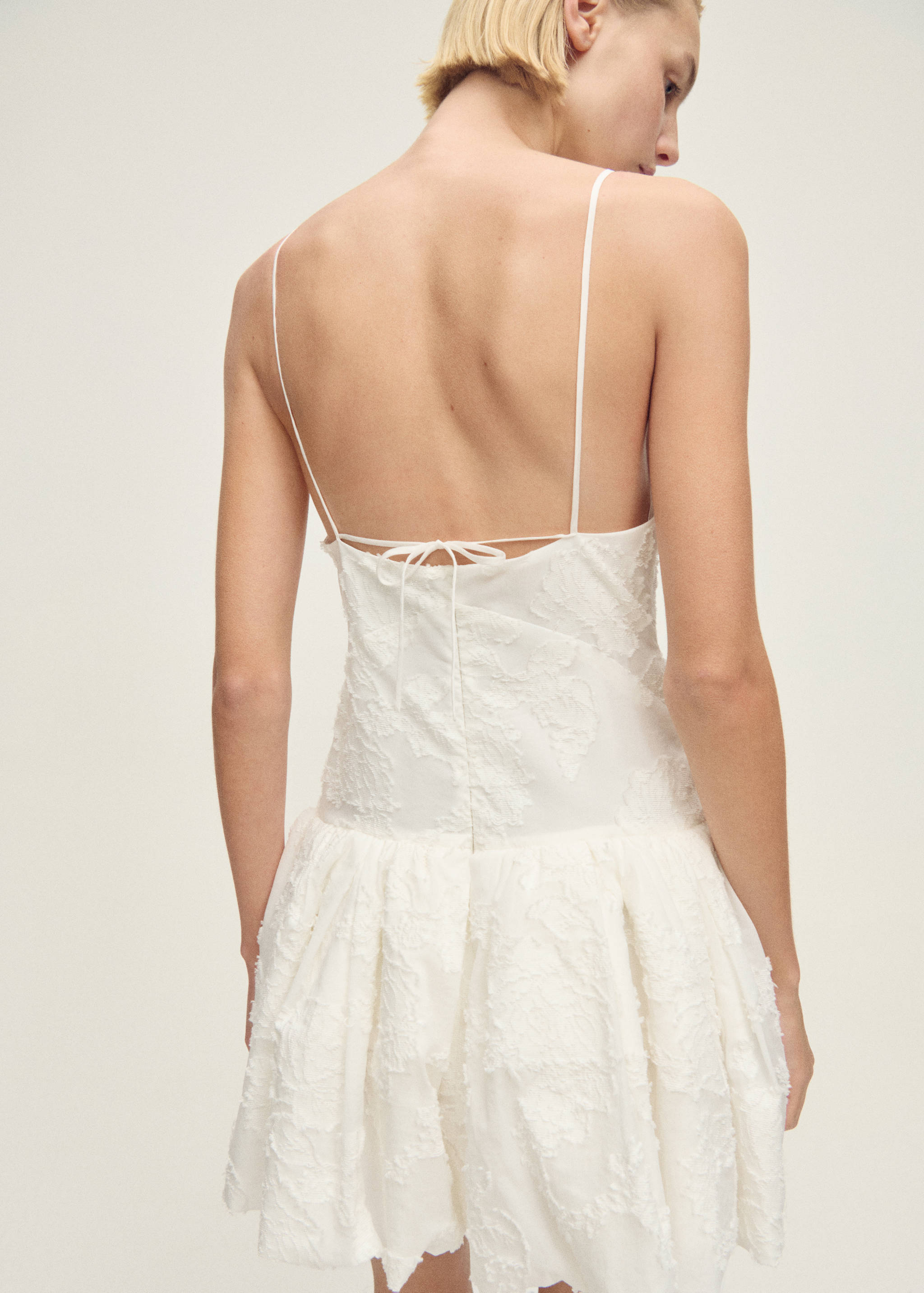 Textured balloon dress - Reverse of the article