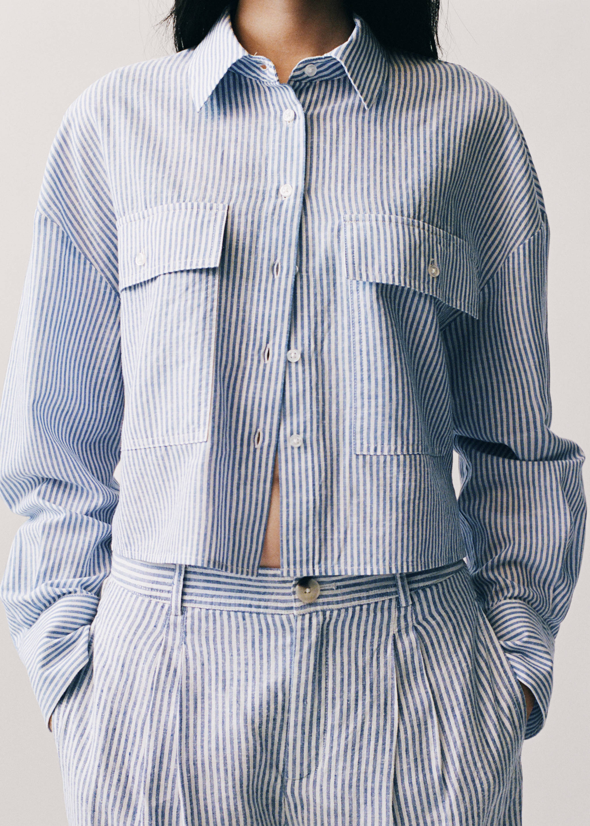 Striped cropped shirt with pockets - Details of the article 6