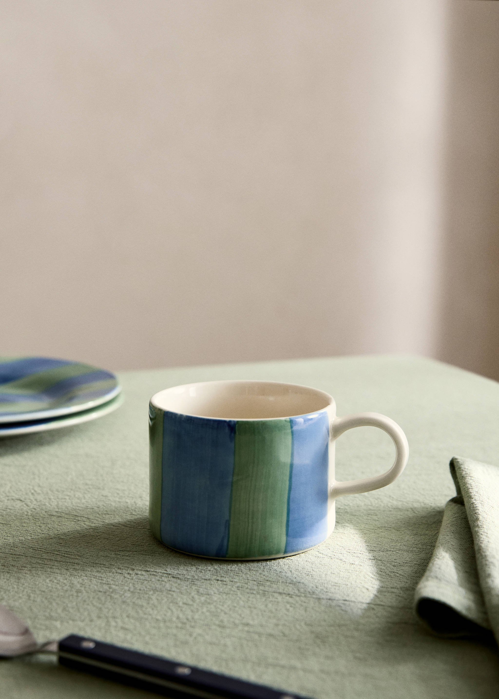 Stoneware cappuccino cup with stripes - General plane