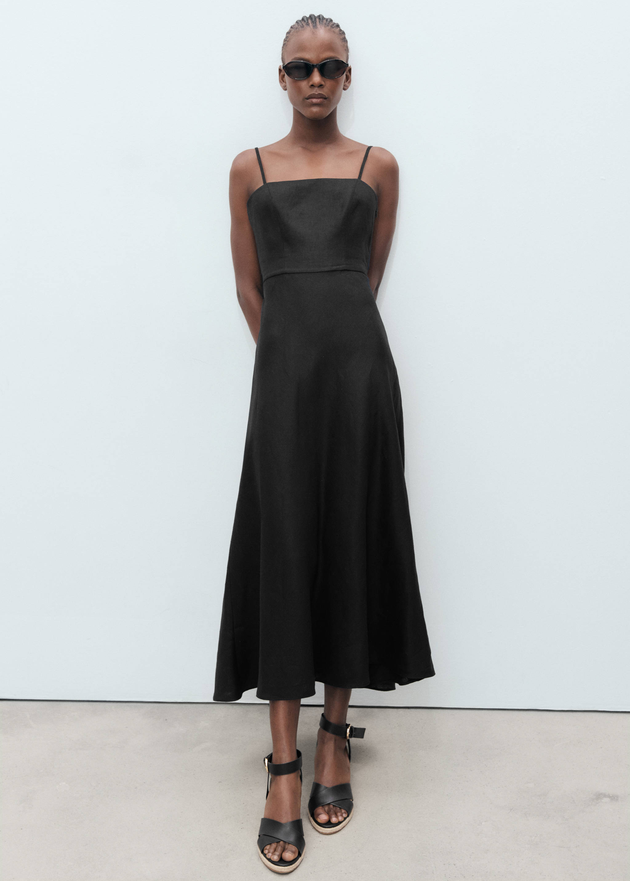 Wedge sandals with crisscross straps - General plane