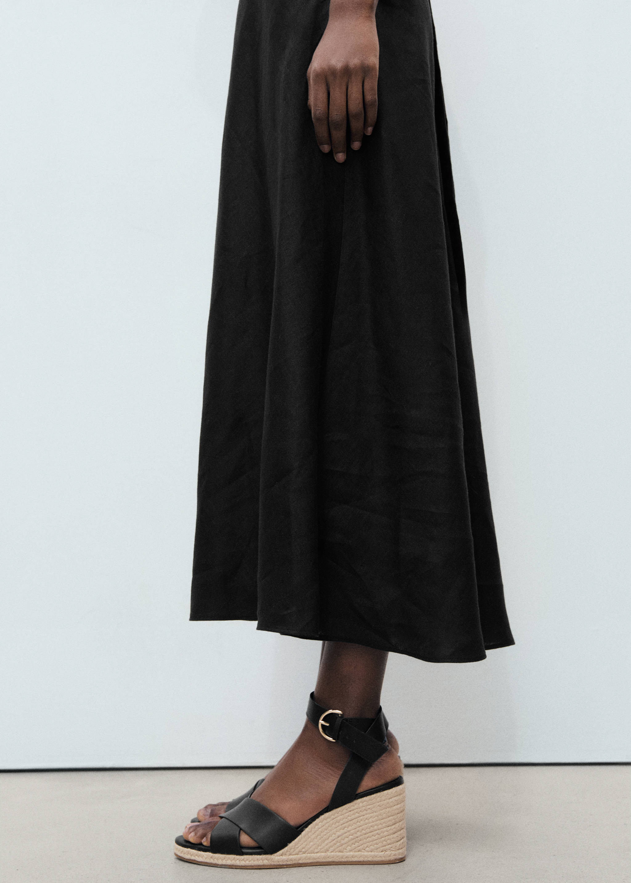 Wedge sandals with crisscross straps - Details of the article 9