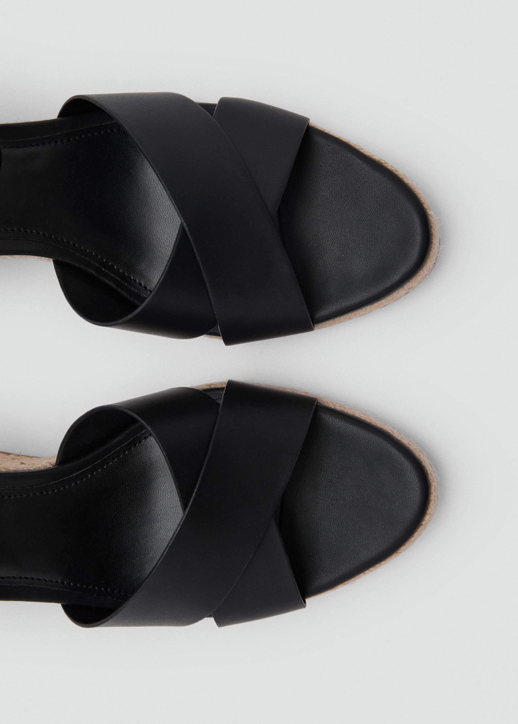 Wedge sandals with crisscross straps - Details of the article 1