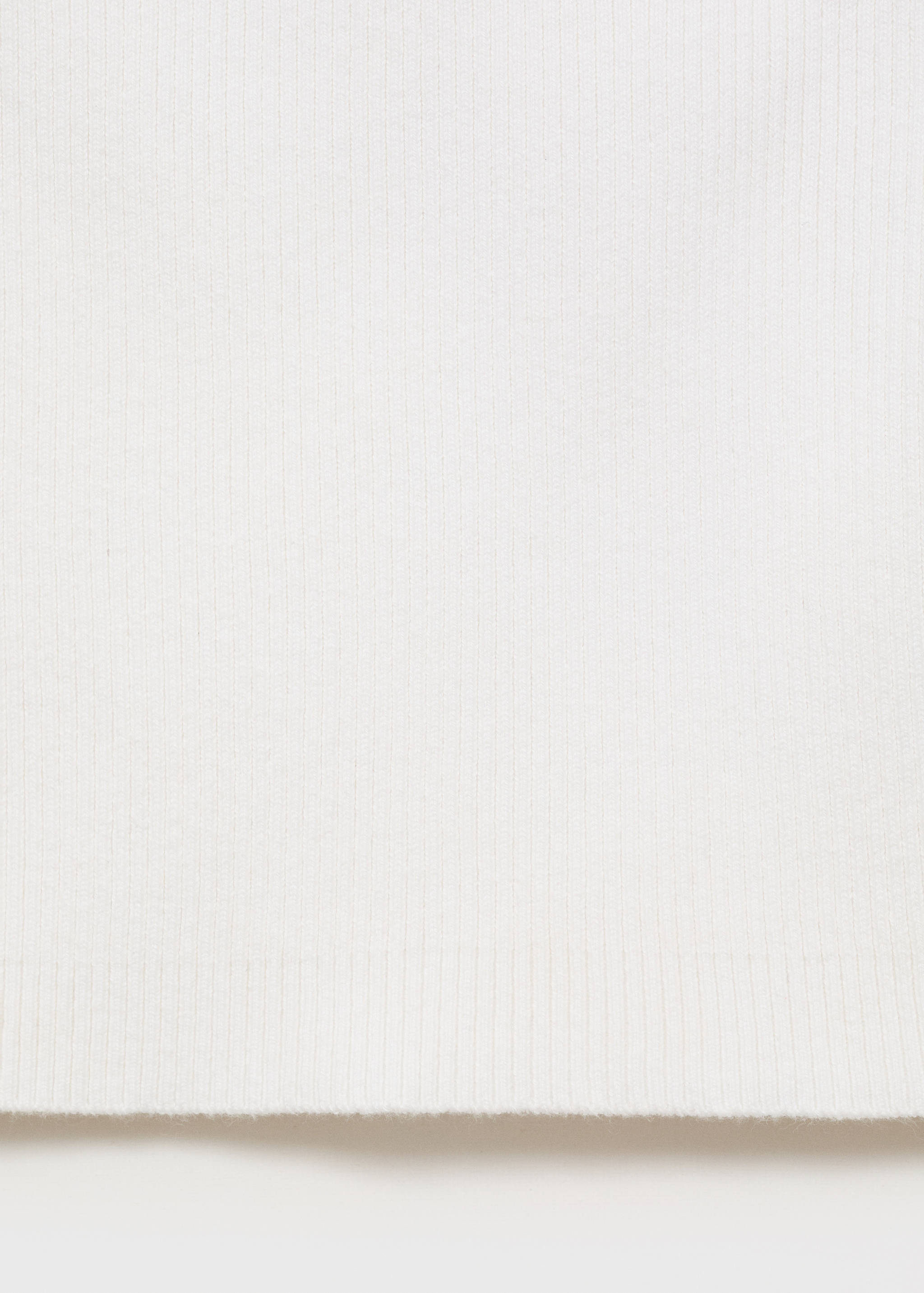 Asymmetrical off-the-shoulder top - Details of the article 0