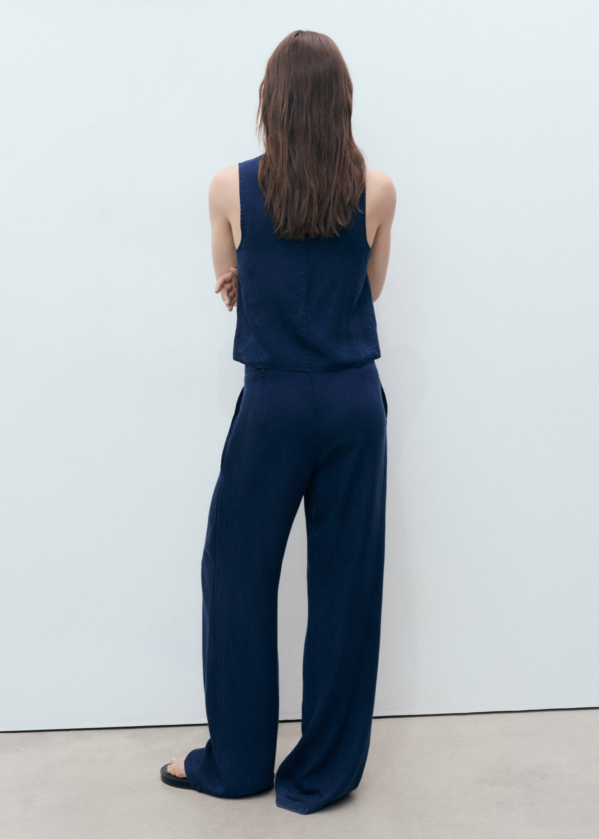 Denim-effect lyocell vest - Reverse of the article