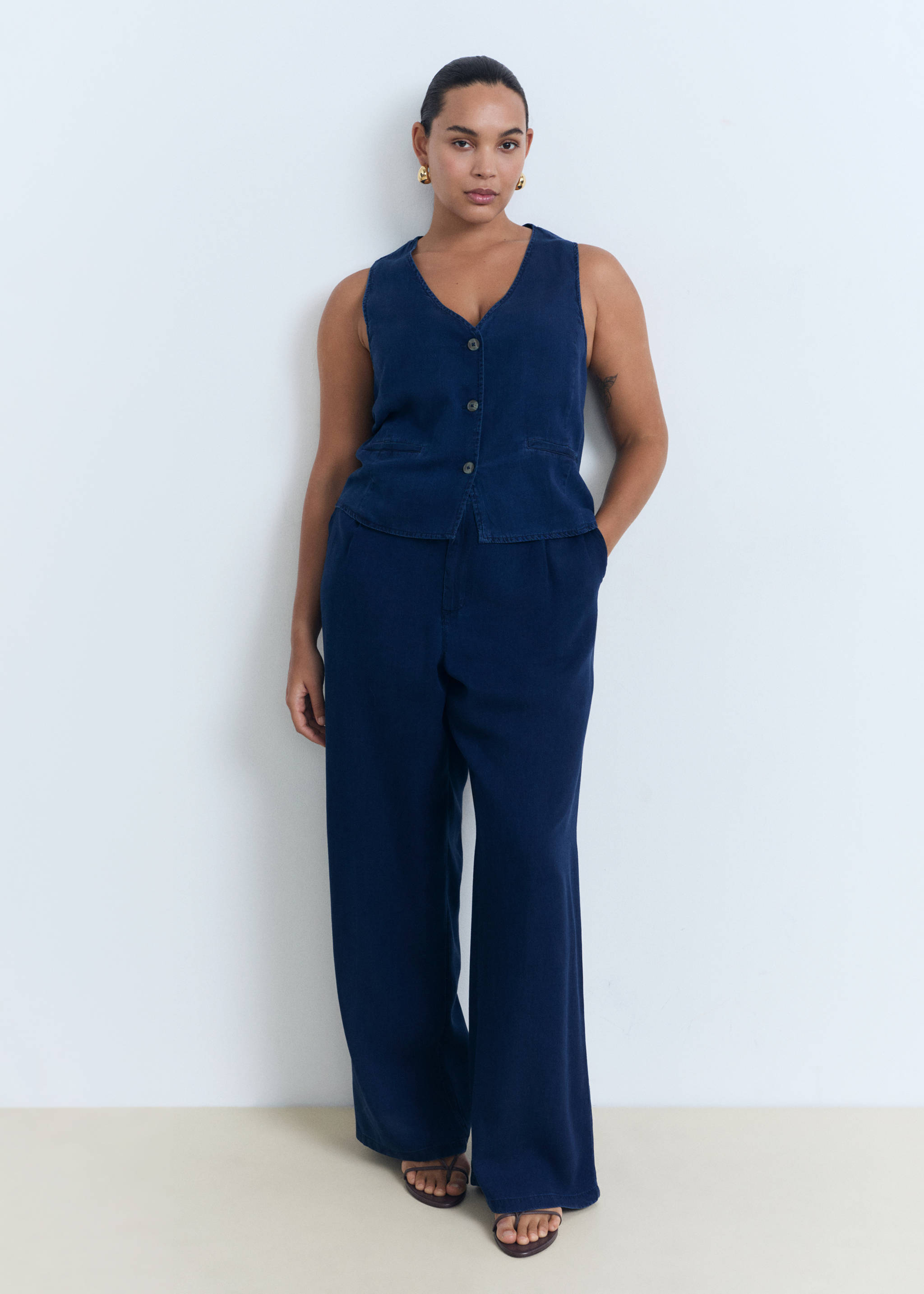 Denim-effect lyocell vest - Details of the article 3