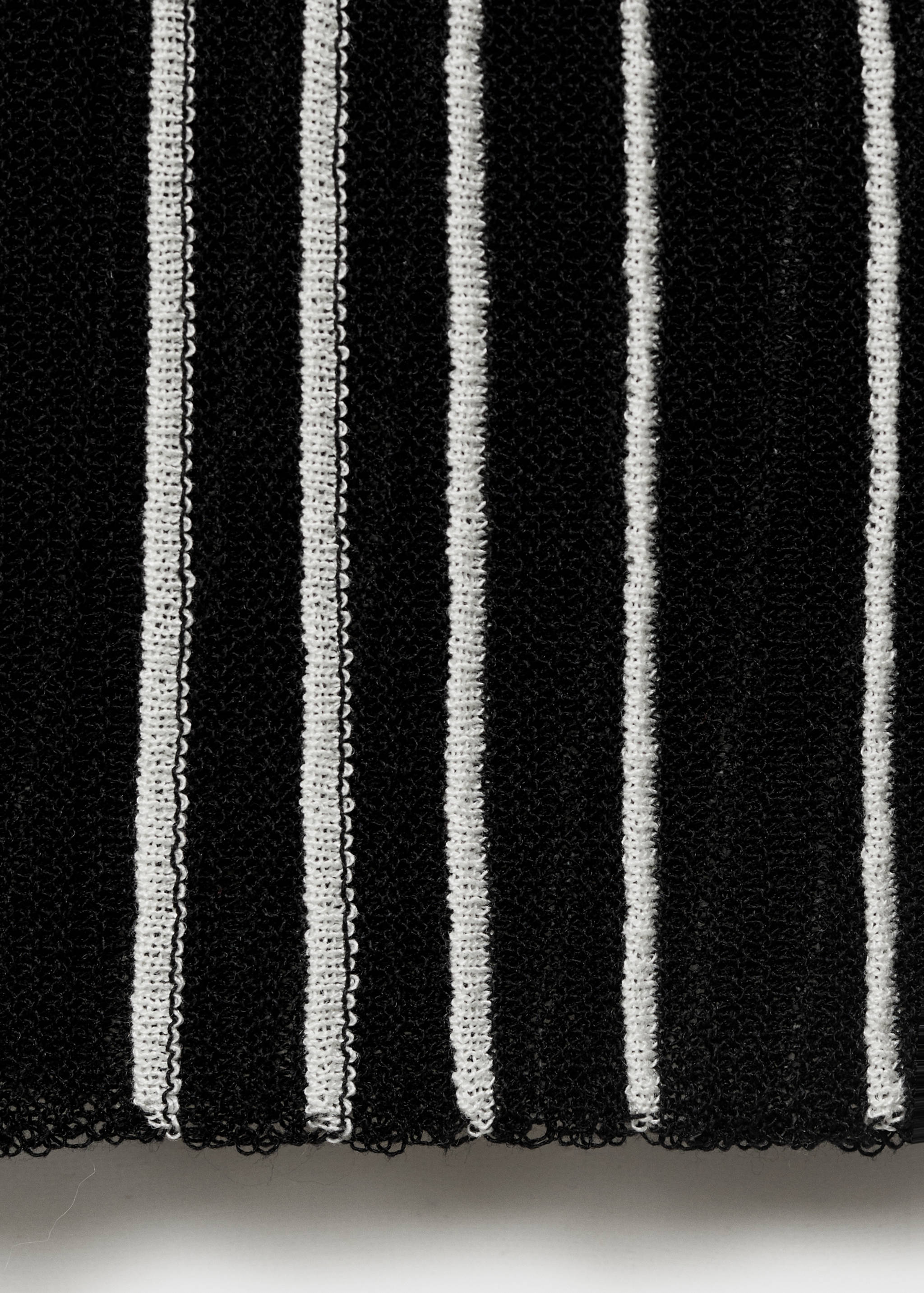 Top de malha halter às riscas - Pormenor do artigo 0