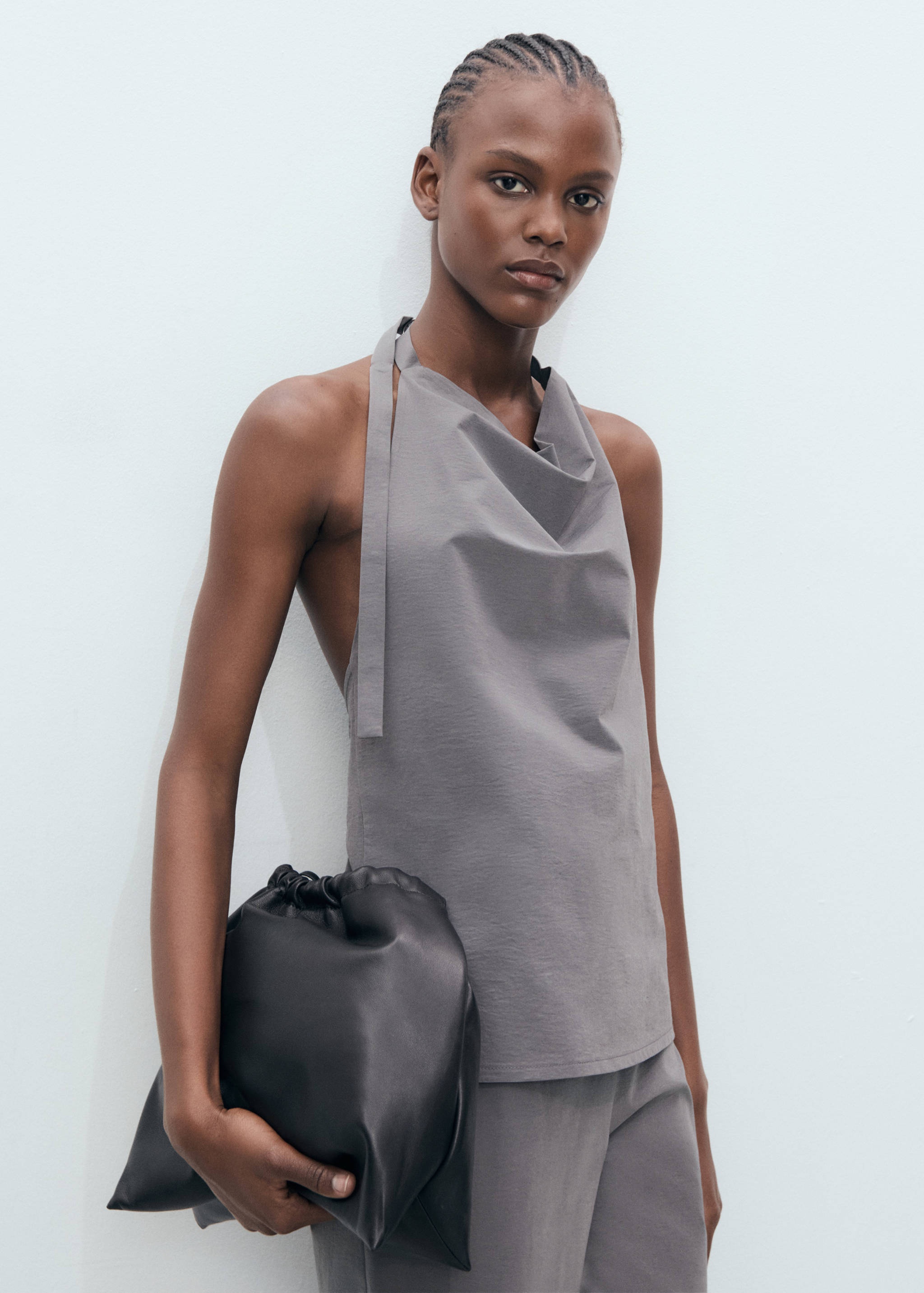 Τοπ ντραπέ ανοιχτή πλάτη - Μεσαίο πλάνο