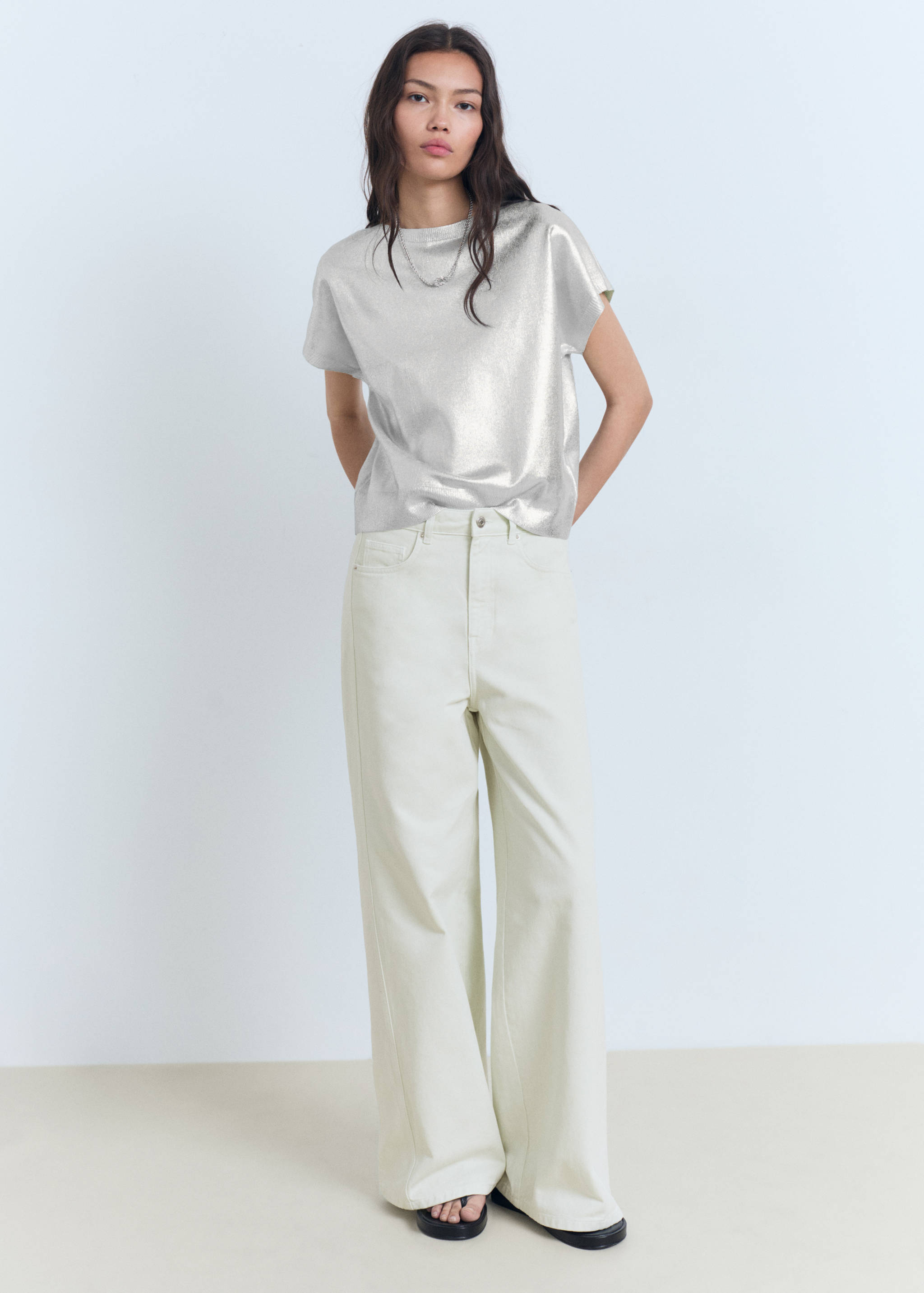 Short-sleeved foil knitted sweater - General plane