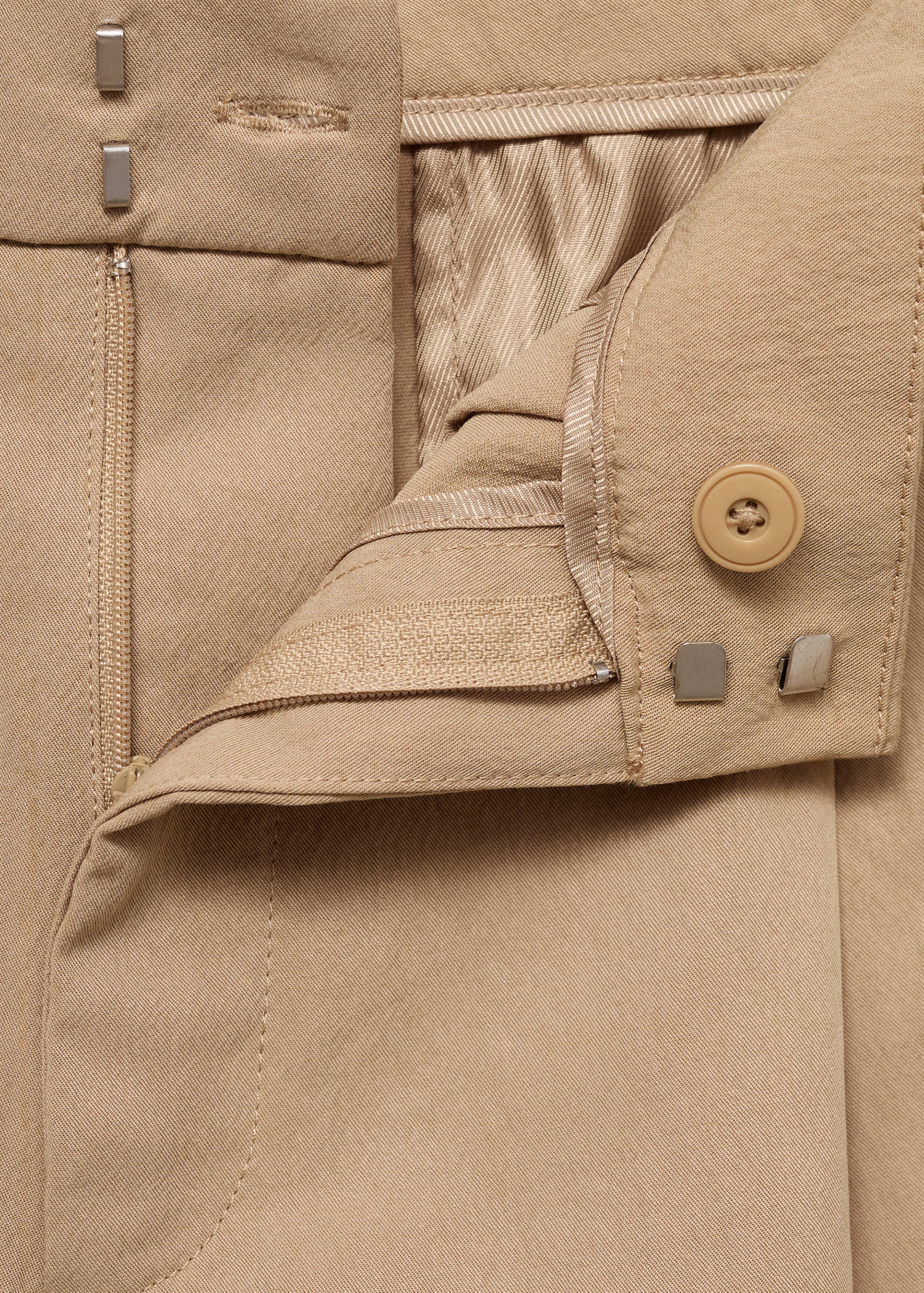 Lyocell pleated bermuda shorts - Details of the article 8