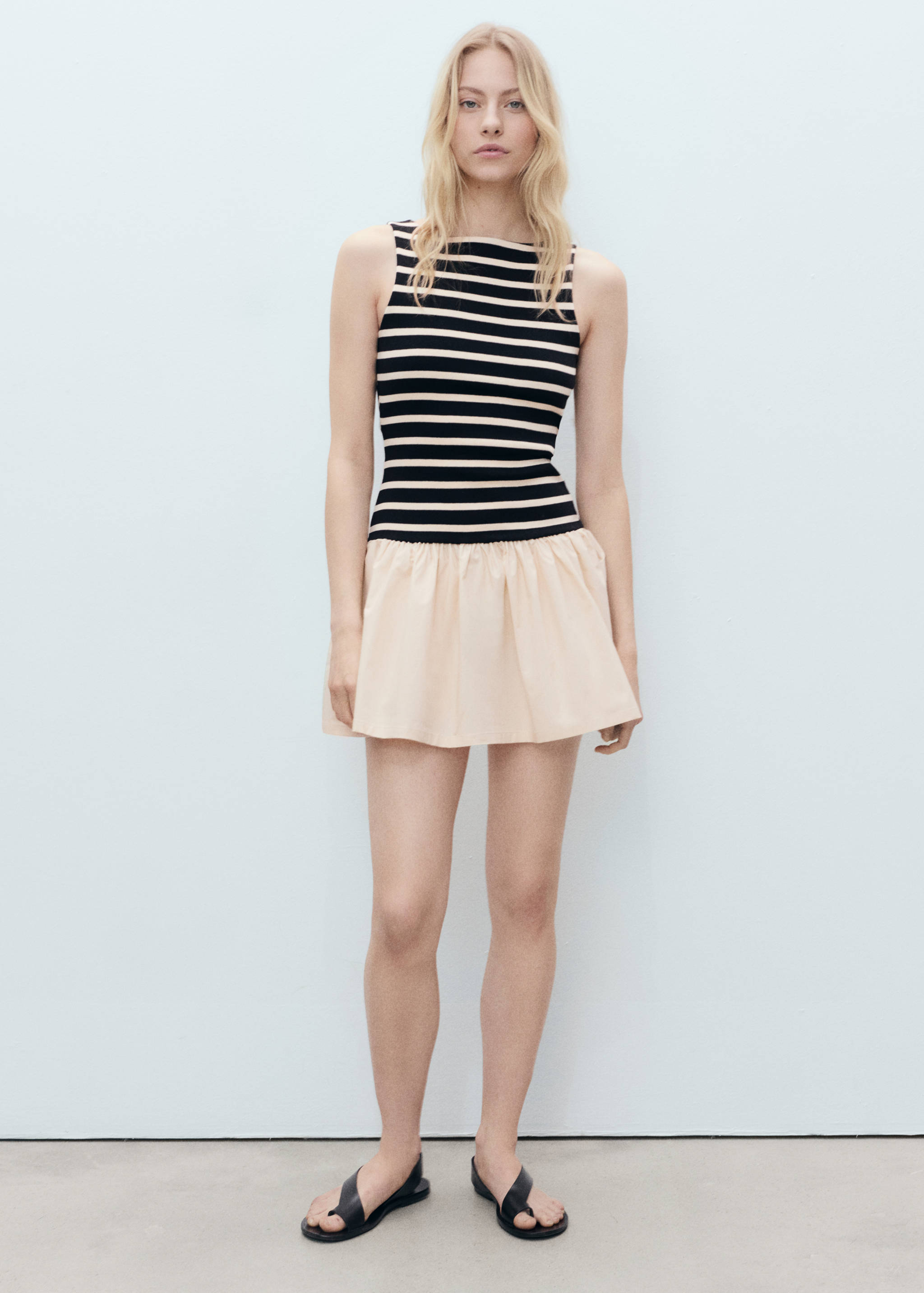 Short dress with combined design - General plane