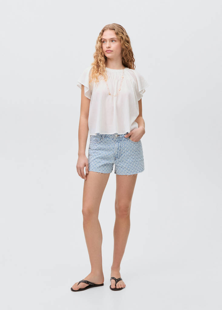 Frayed textured denim shorts — Light Blue