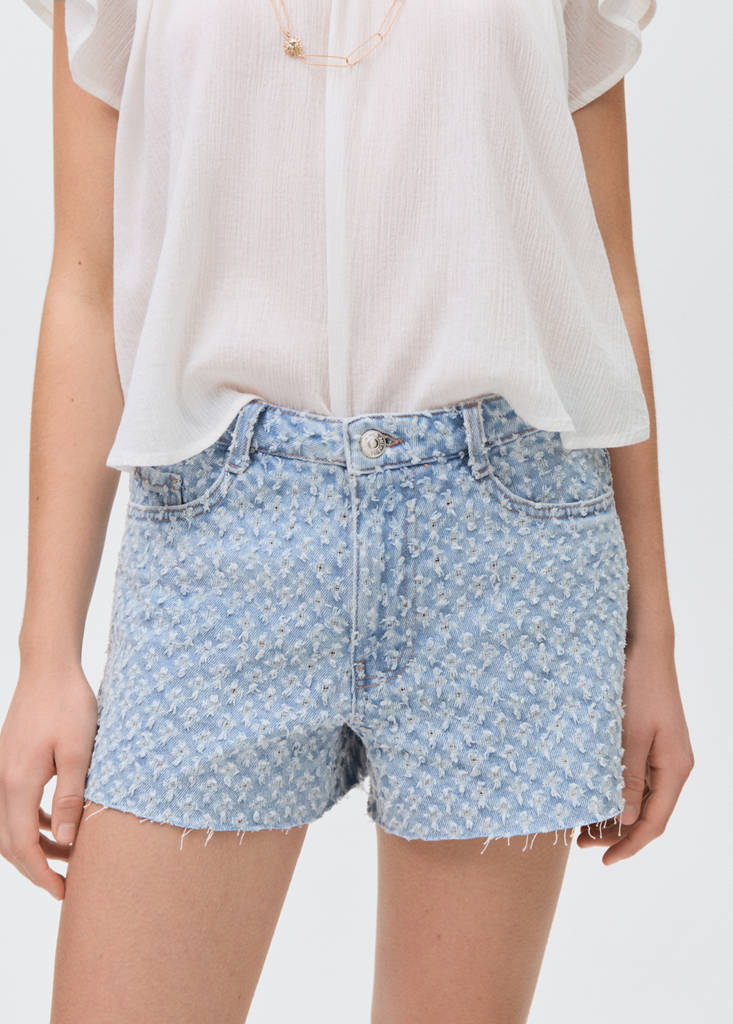Frayed textured denim shorts — Light Blue