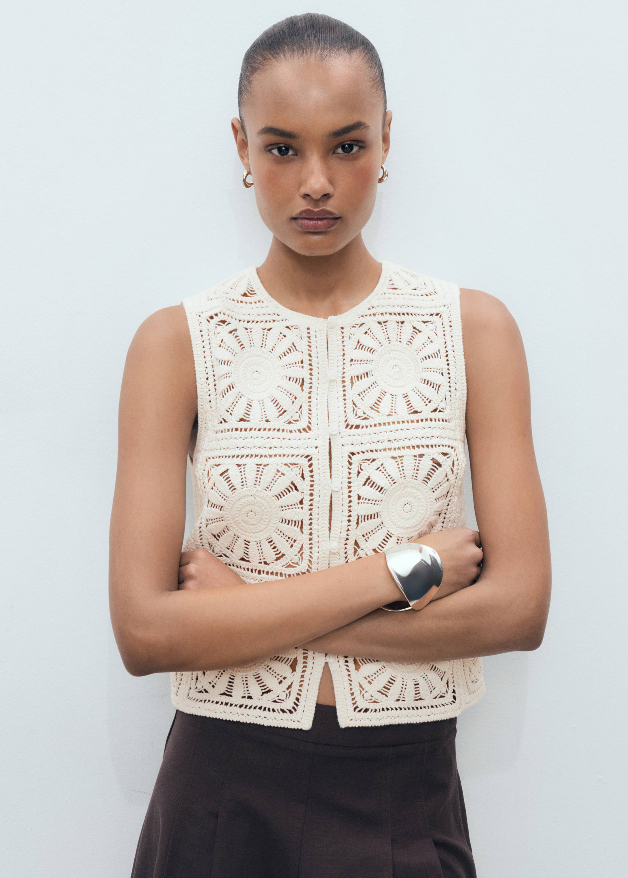 Crochet knitted vest - Medium plane