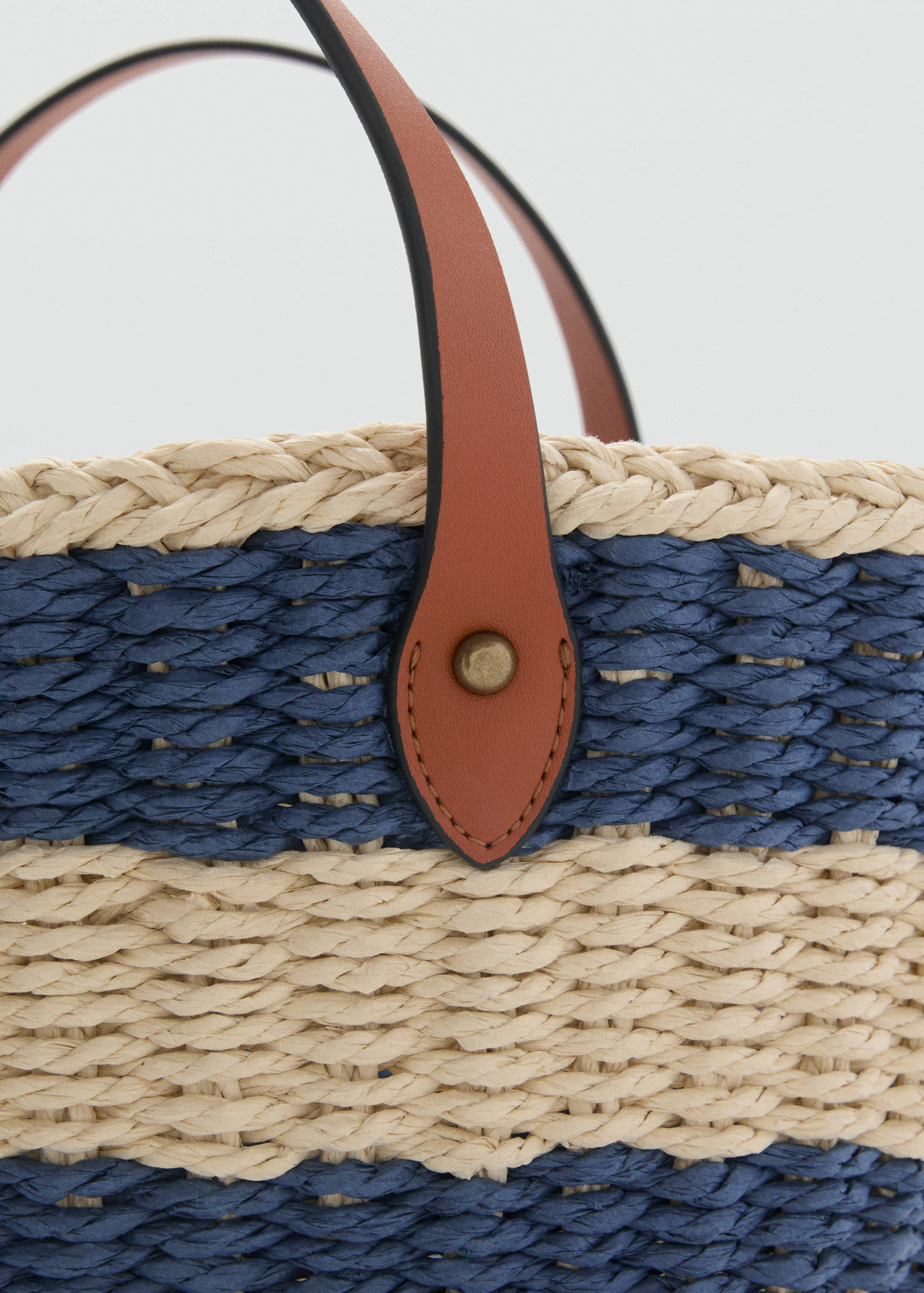 Striped natural fiber basket - Details of the article 1