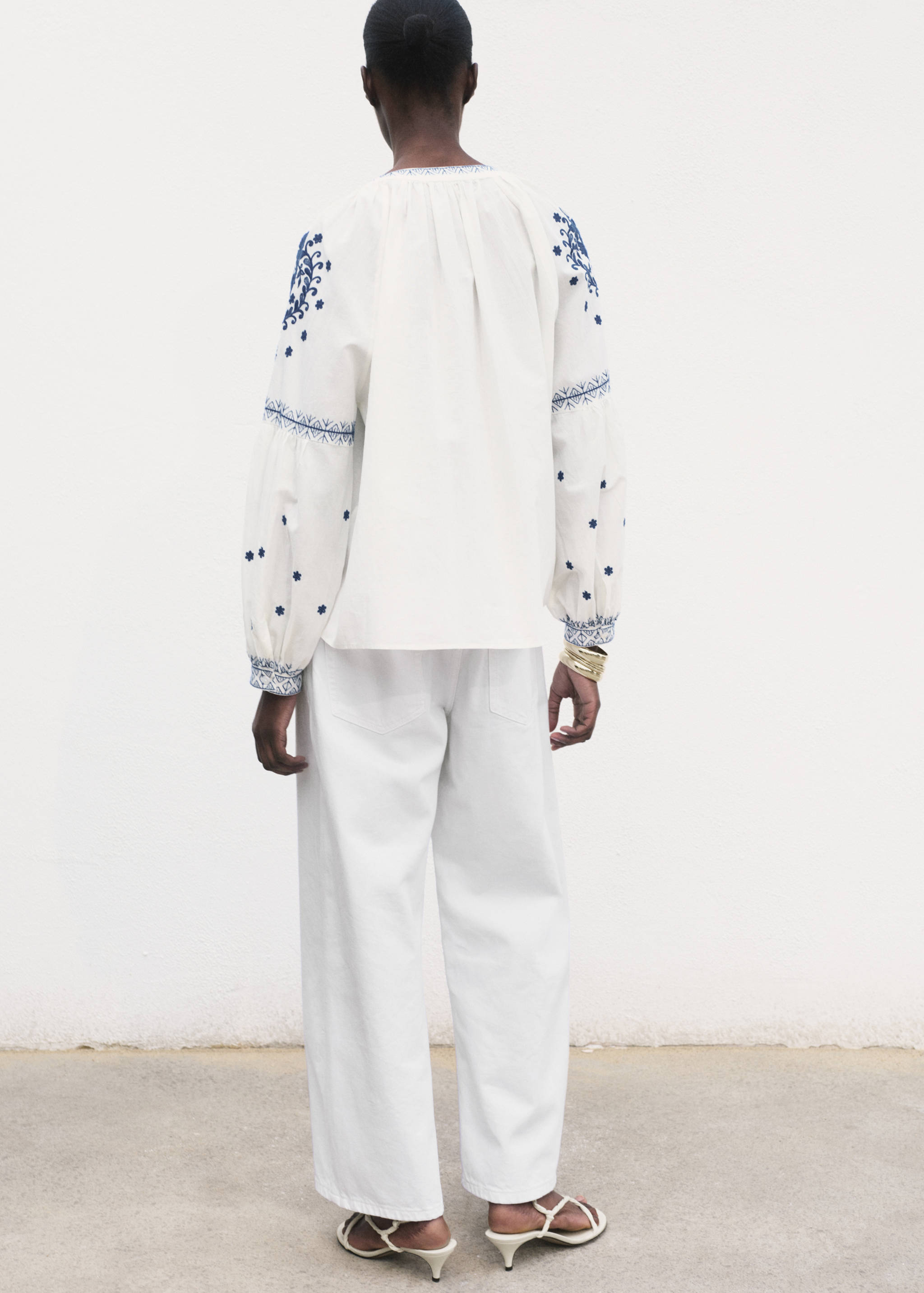 Embroidered detail shirt - Reverse of the article