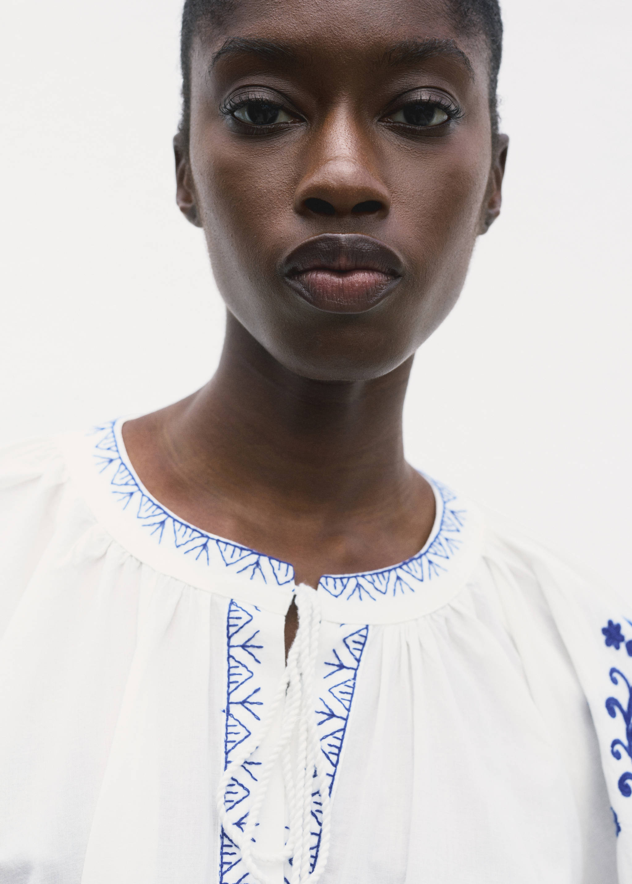 Embroidered detail shirt - Details of the article 1