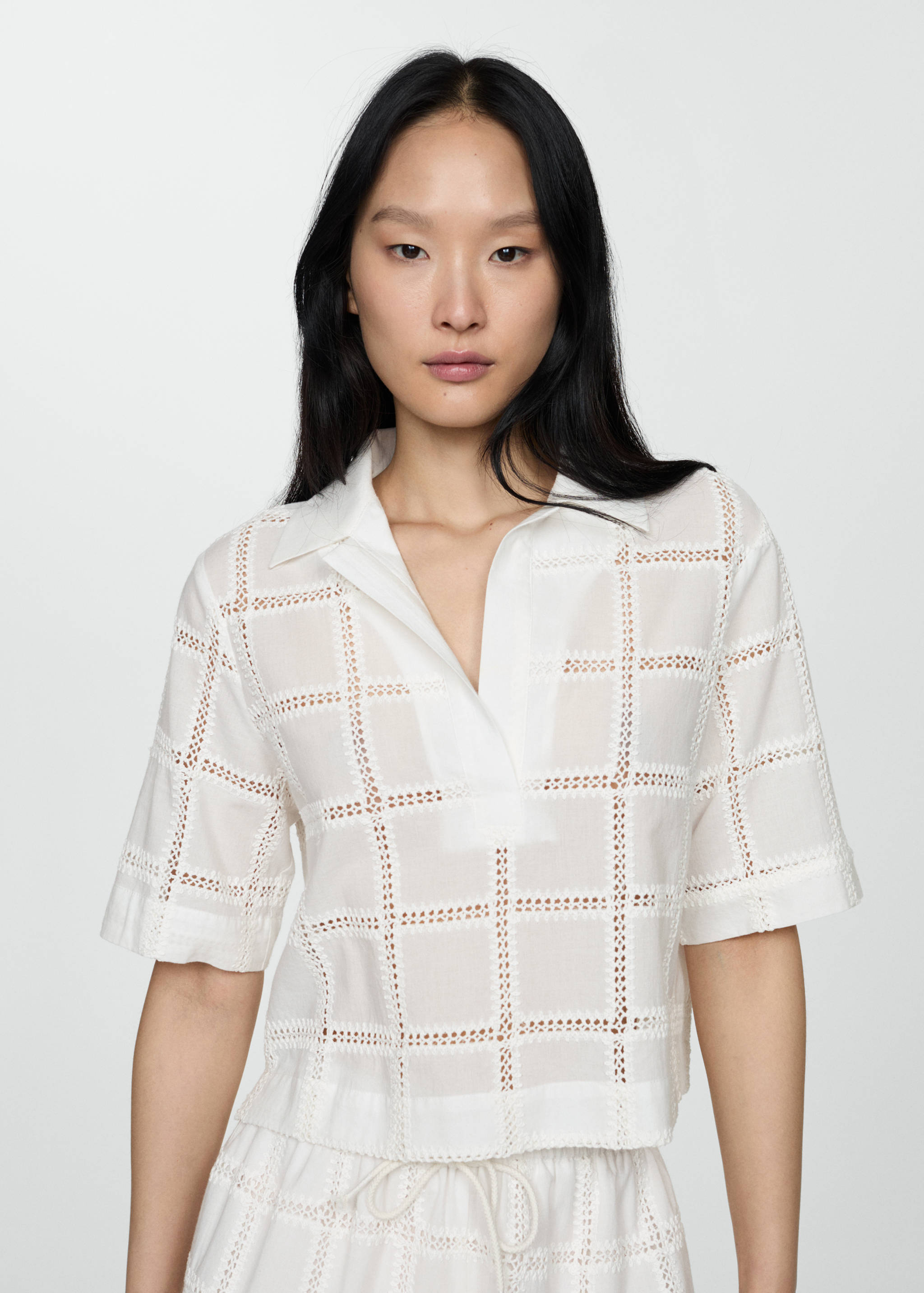 Embroidered polo-neck blouse - Medium plane