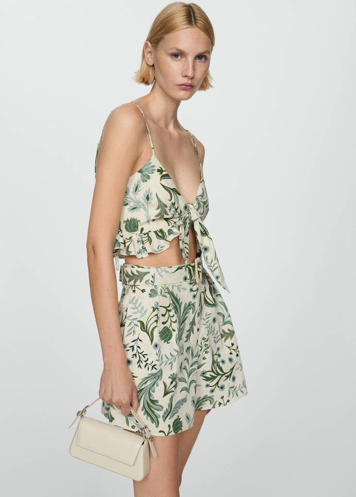 Printed shorts with belt — Ecru