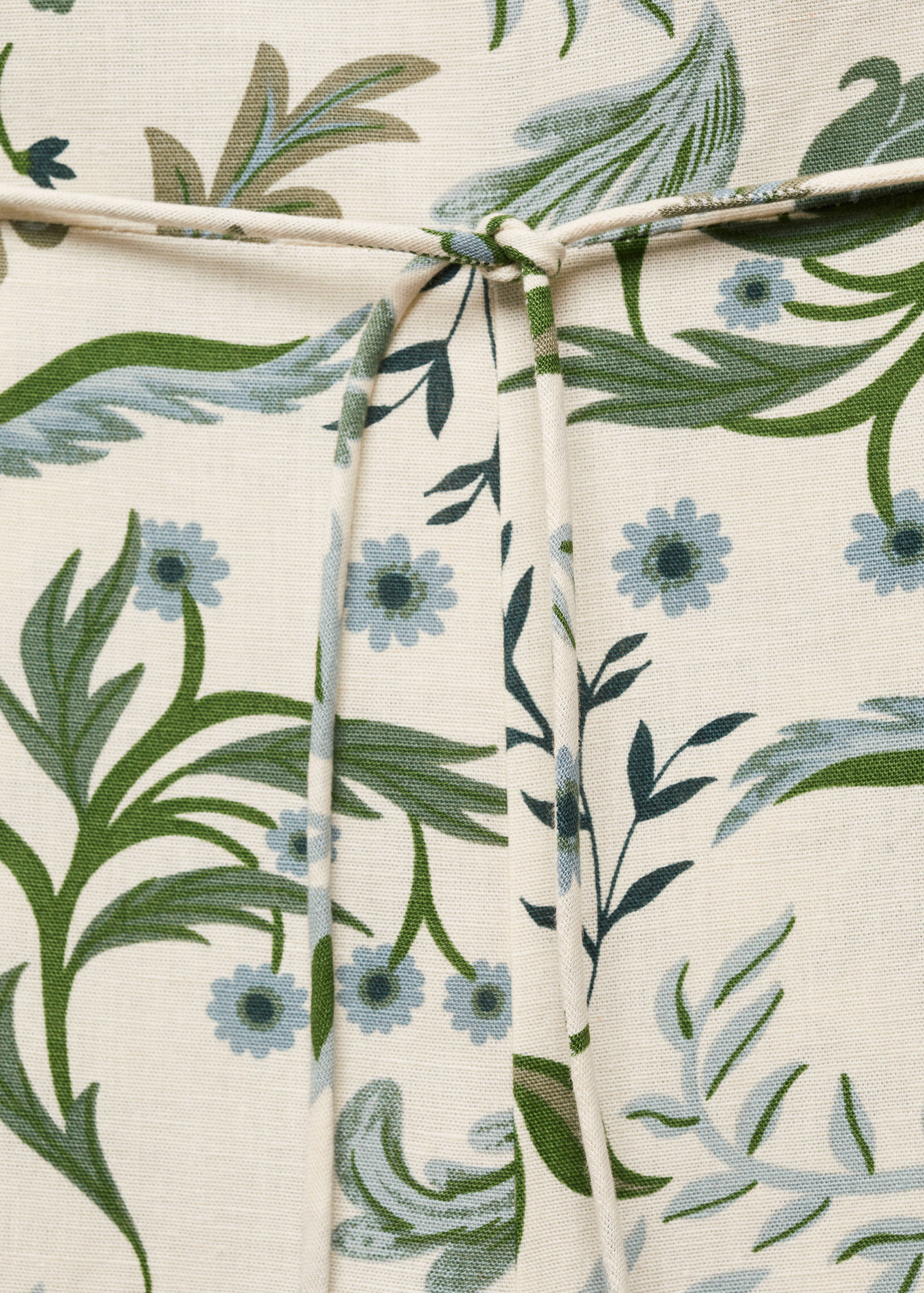 Printed jumpsuit with bow - Details of the article 8