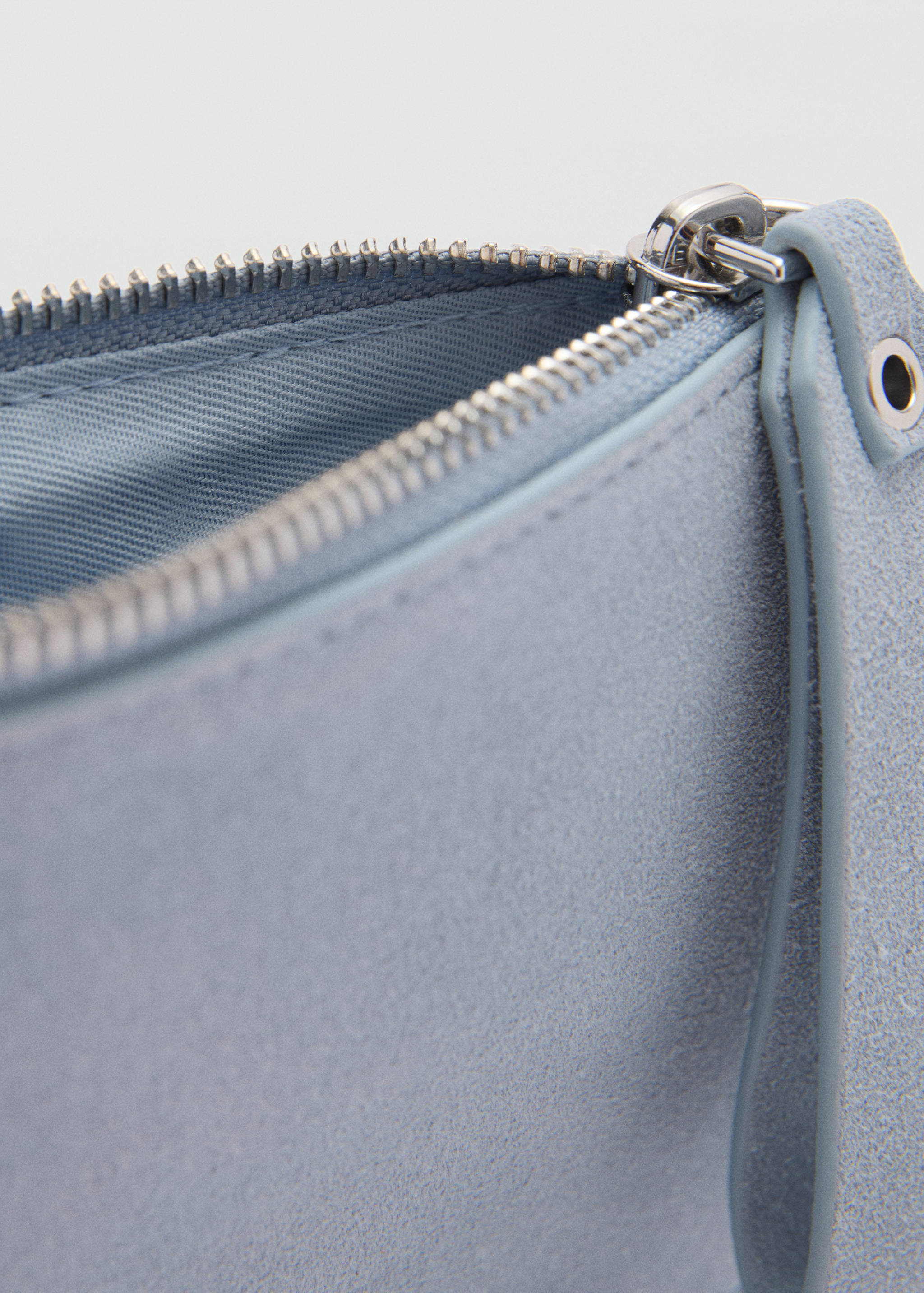 Suede die-cut laptop case - Women | MANGO Lebanon