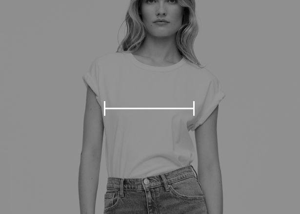 Mät över den yttersta delen av bysten.