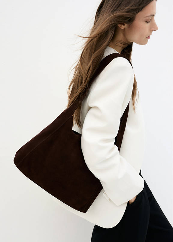 Fashionable handbags.
