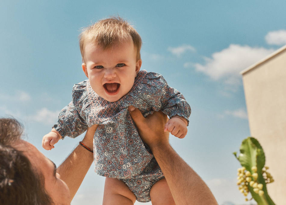 How to dress a newborn baby in summer.