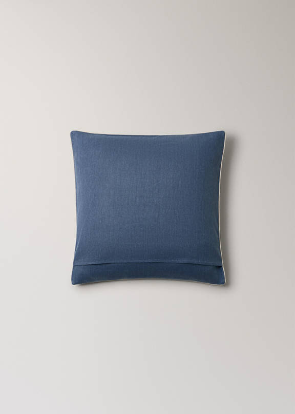 Pillows for grey couch.