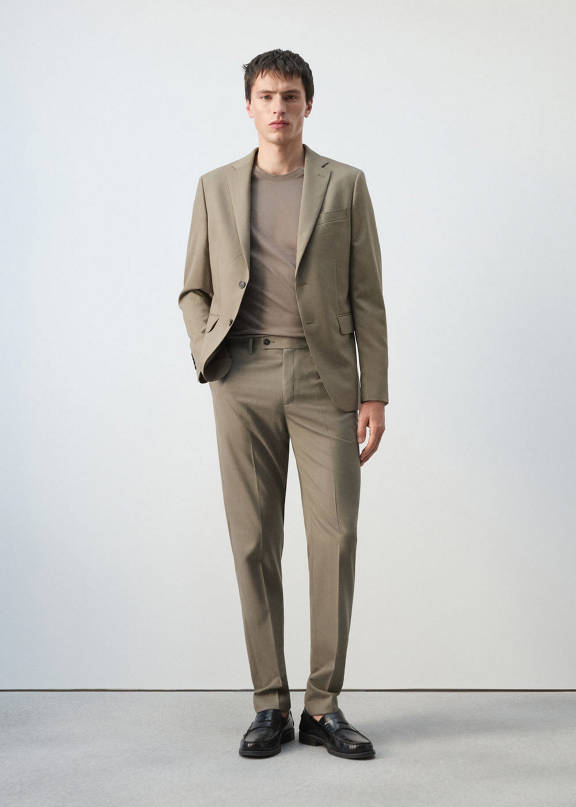 Traje media etiqueta de hombre.
