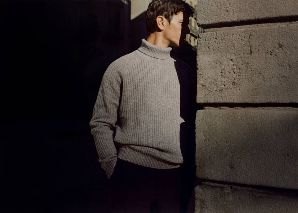 Men's turtleneck sweater outfit.