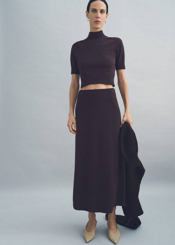 How to combine chocolate brown in a two-piece total look.